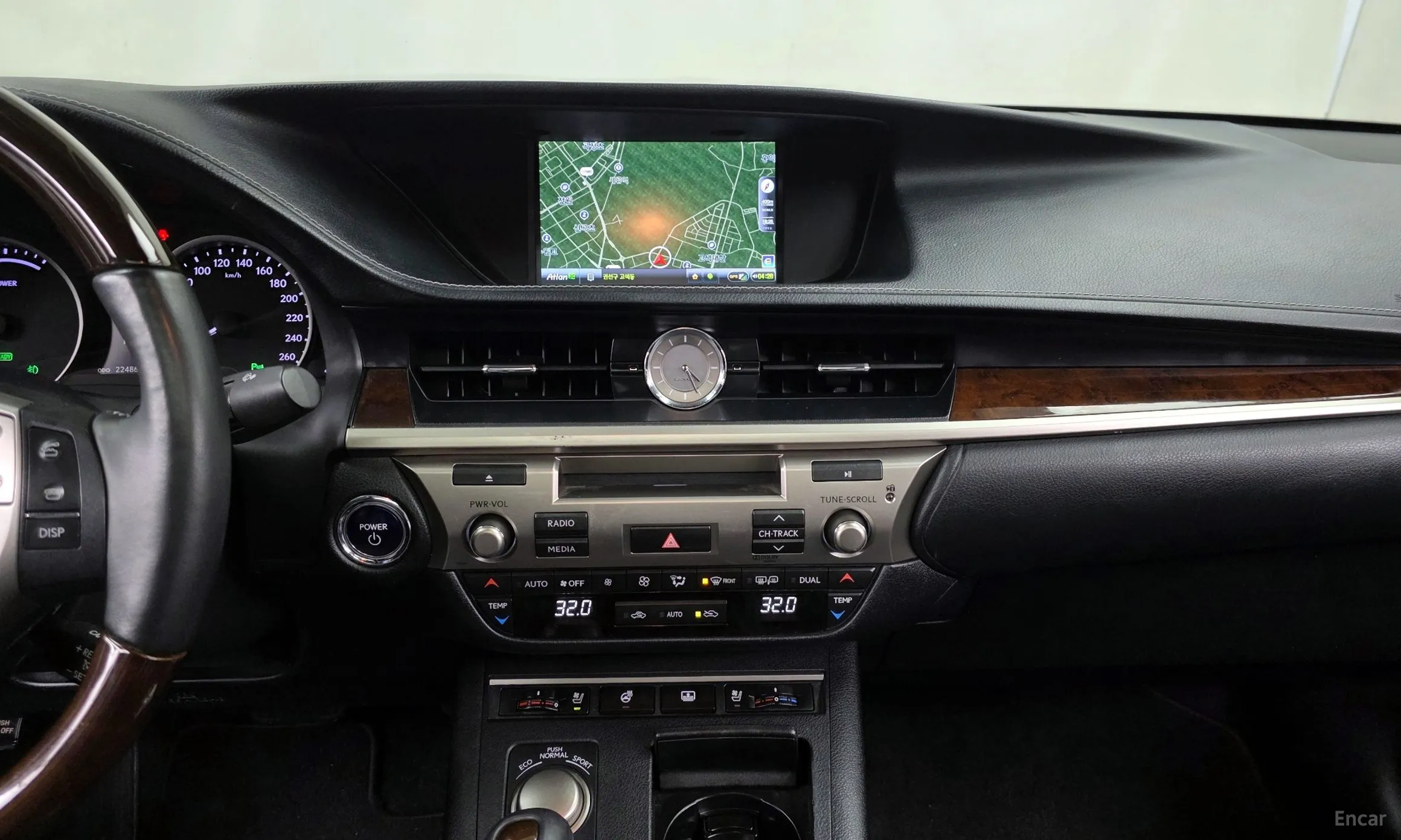 Lexus New ES300h превью 14
