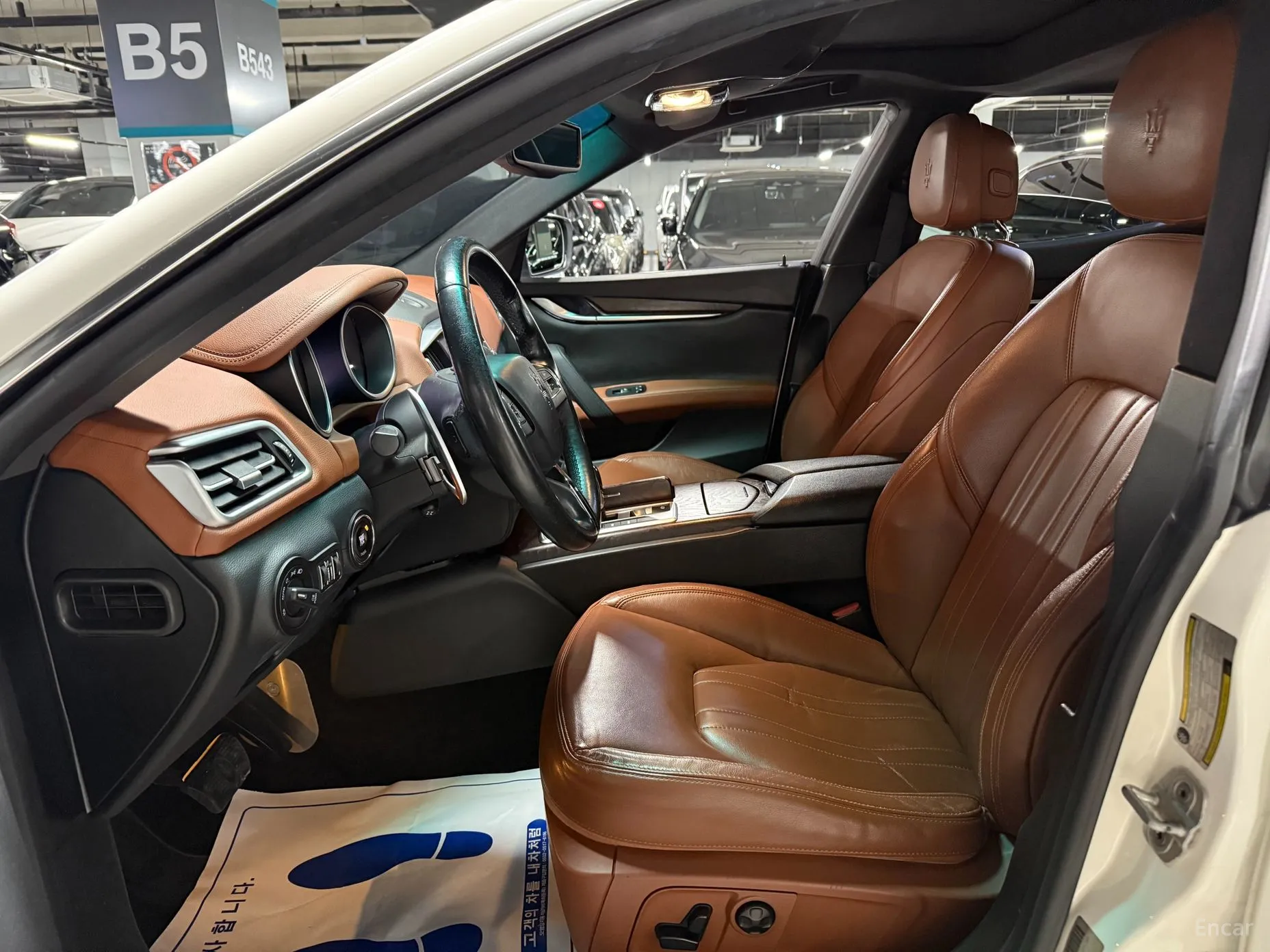 Maserati Ghibli превью 11