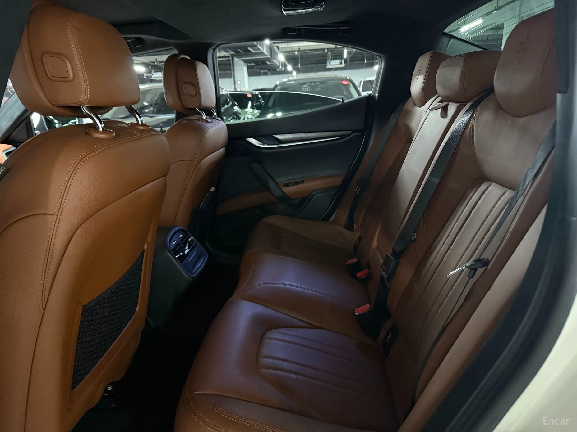 Maserati Ghibli превью 12