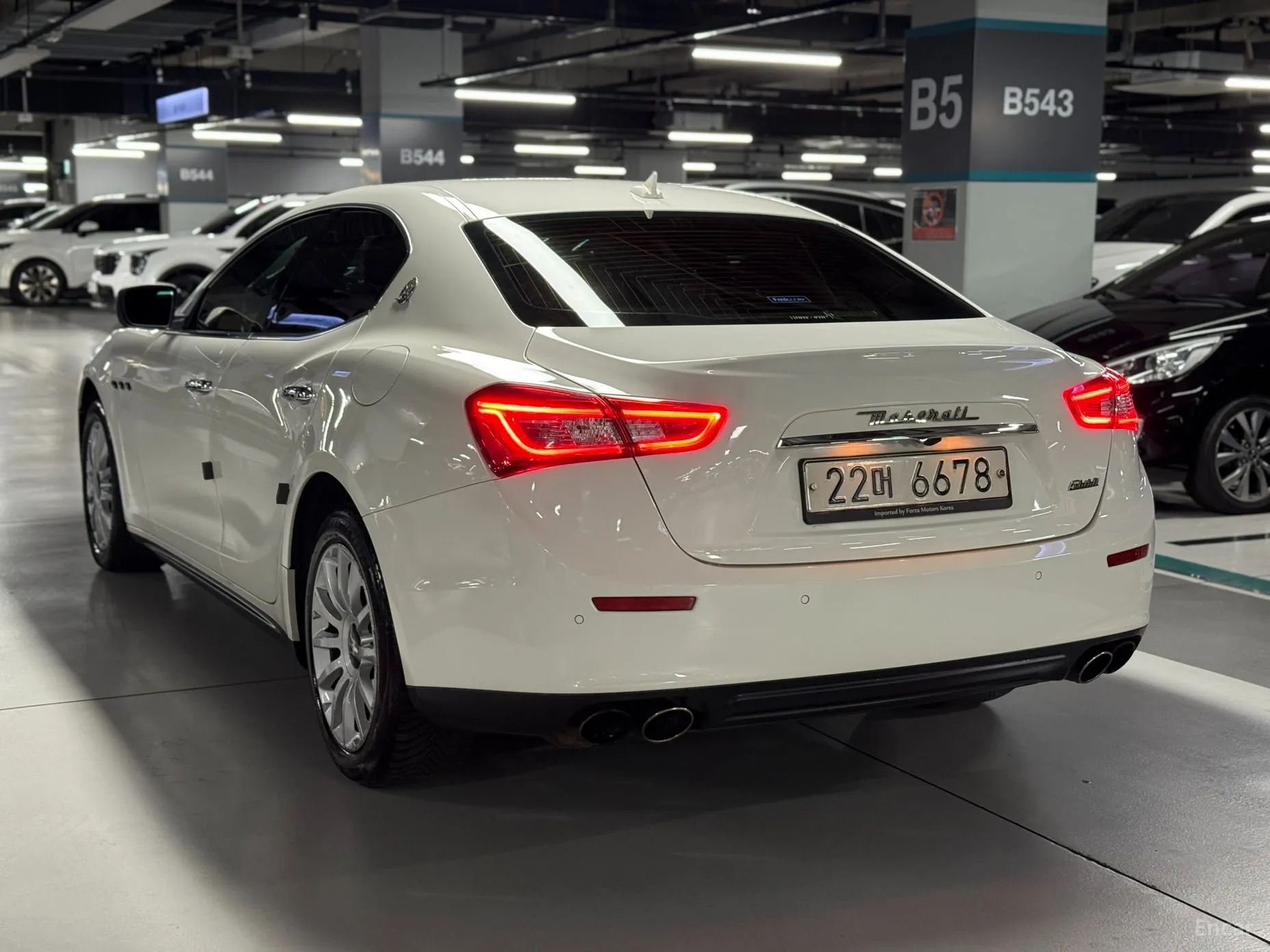 Maserati Ghibli превью 13
