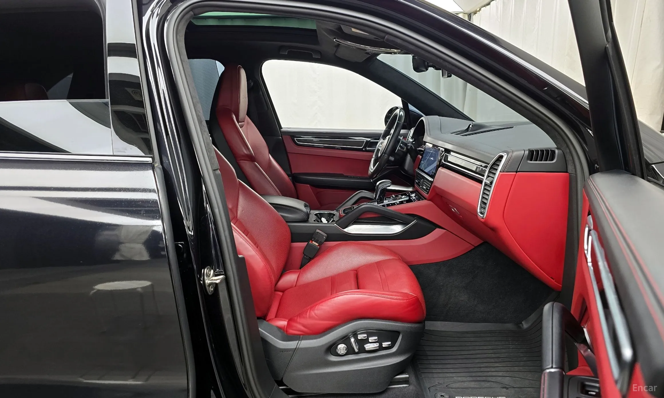 Porsche Cayenne (PO536) превью 11