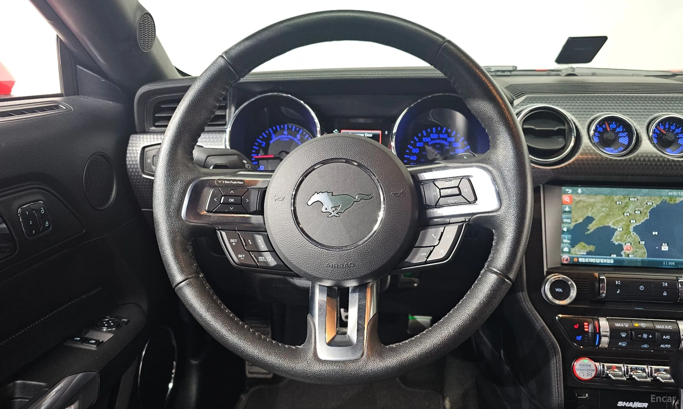 Ford Mustang превью 13