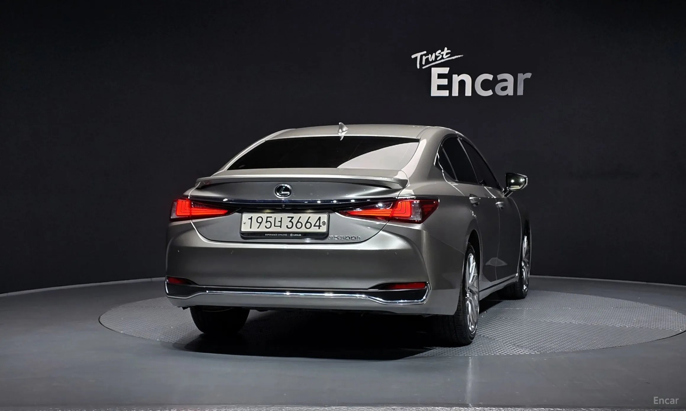 Lexus ES300h 7th Generation превью 4
