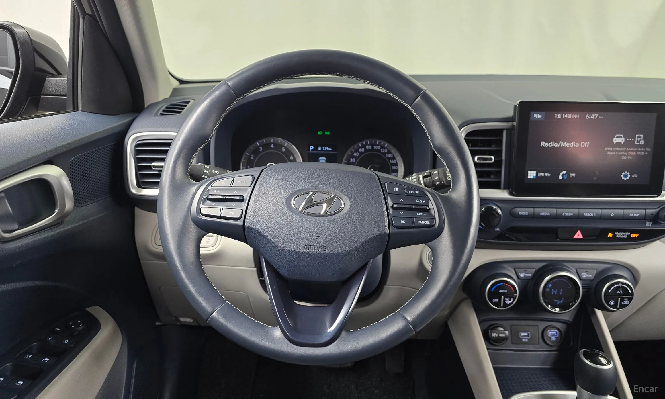 Hyundai Venue превью 13