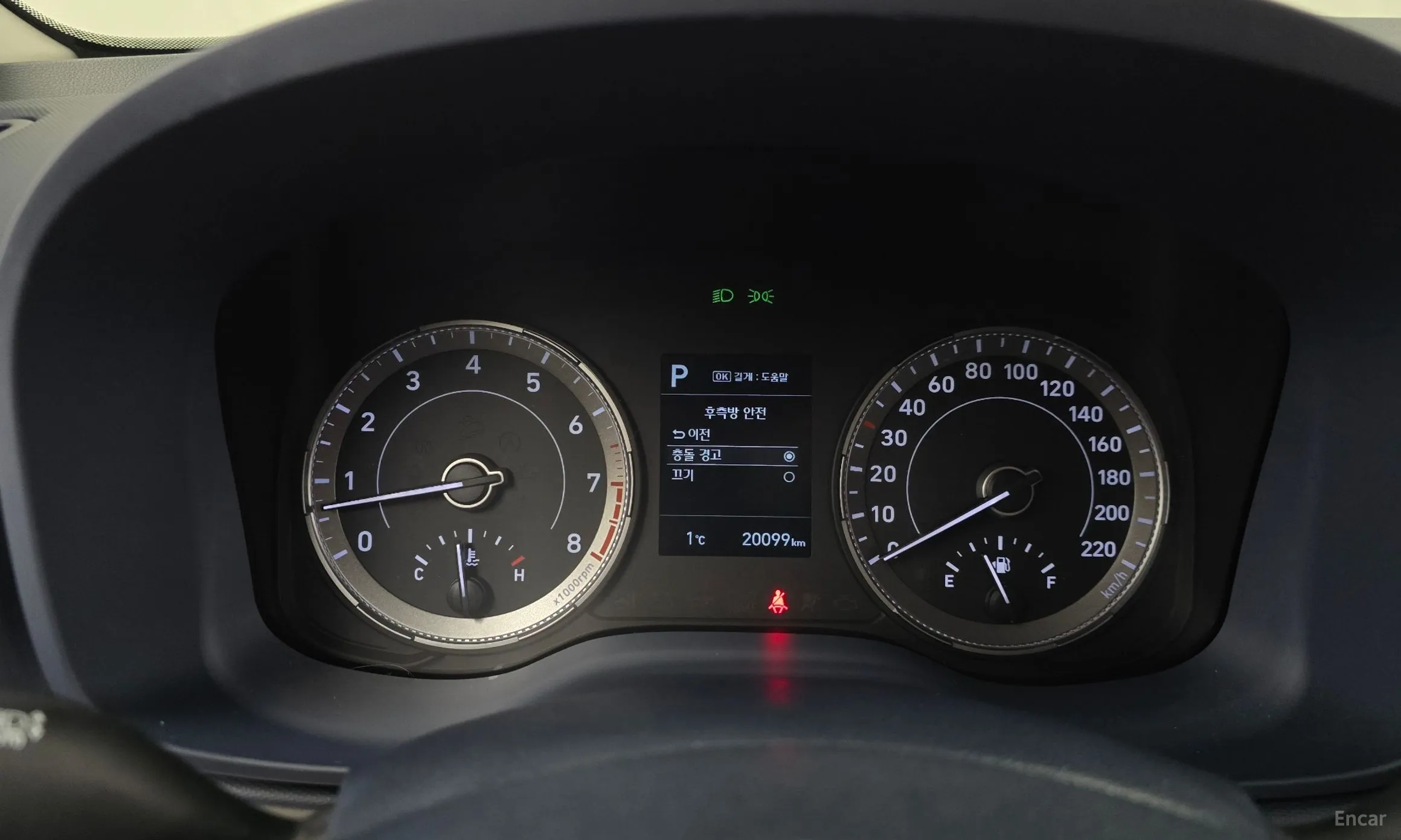 Hyundai Venue превью 8