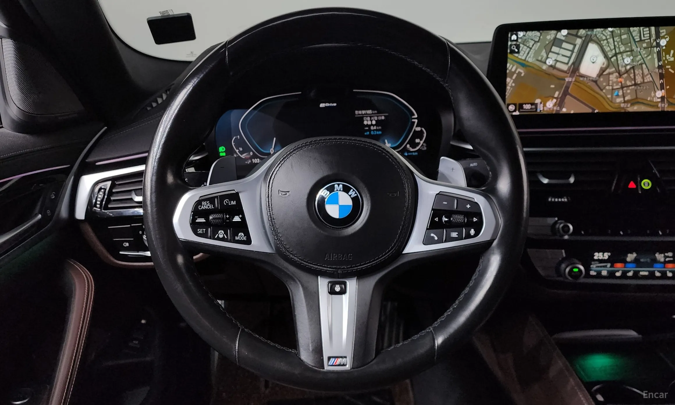 BMW 5 Series (G30) превью 13