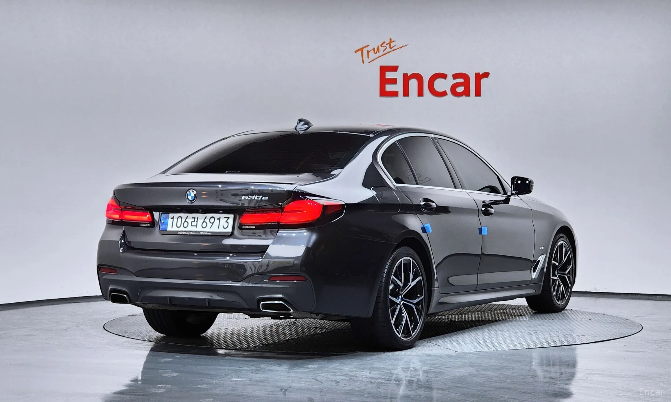 BMW 5 Series (G30) превью 2