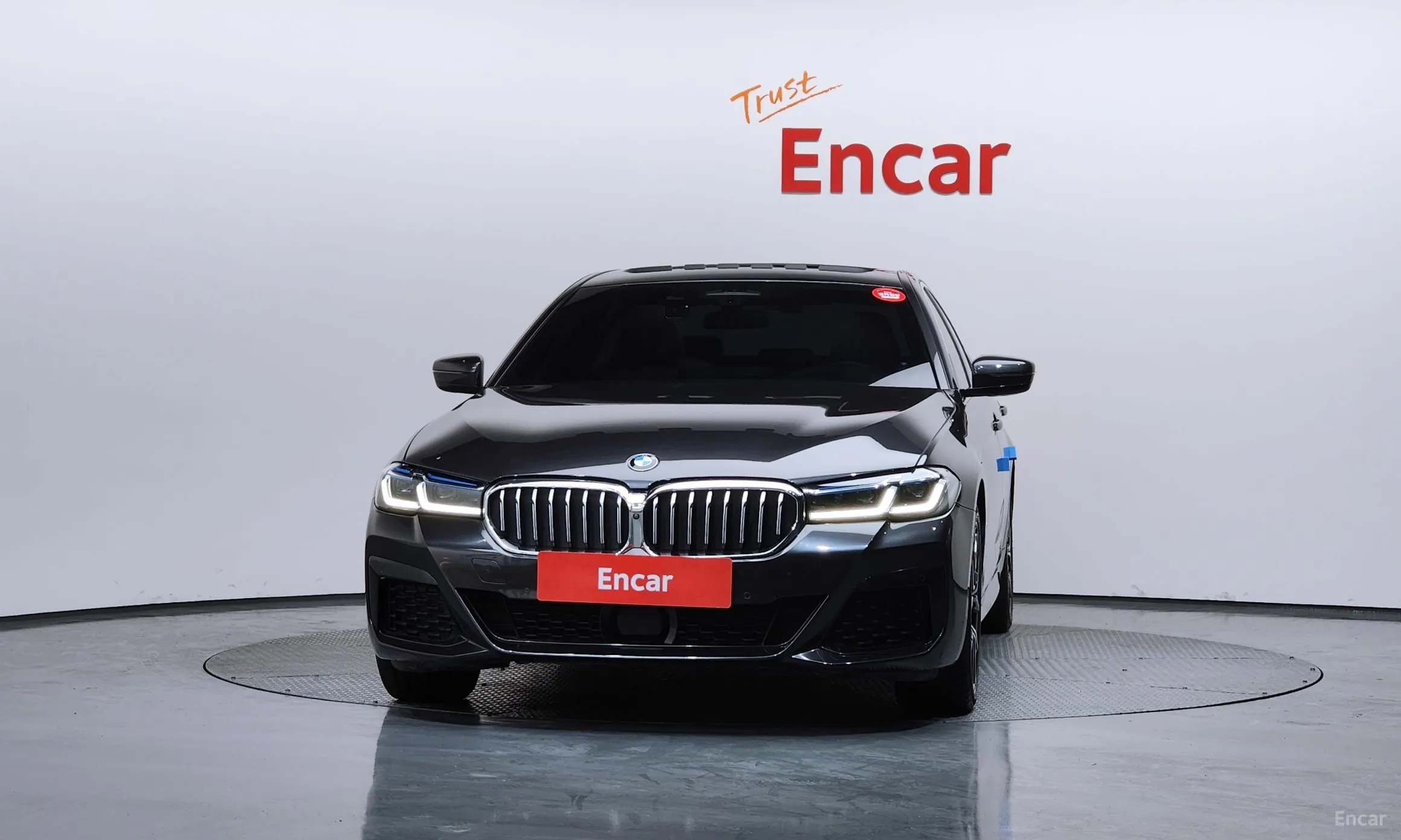 BMW 5 Series (G30) превью 3