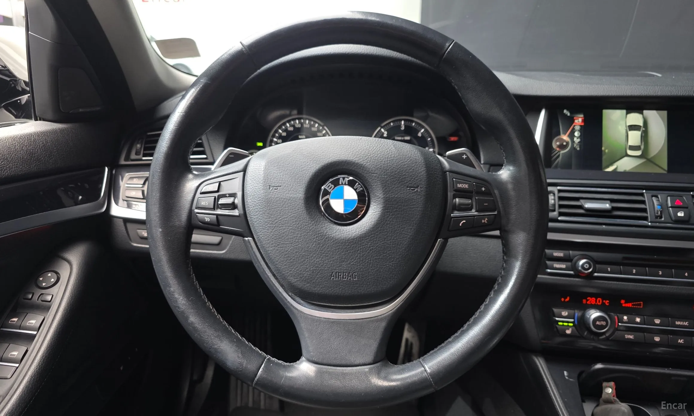 BMW 5 Series (F10) превью 13