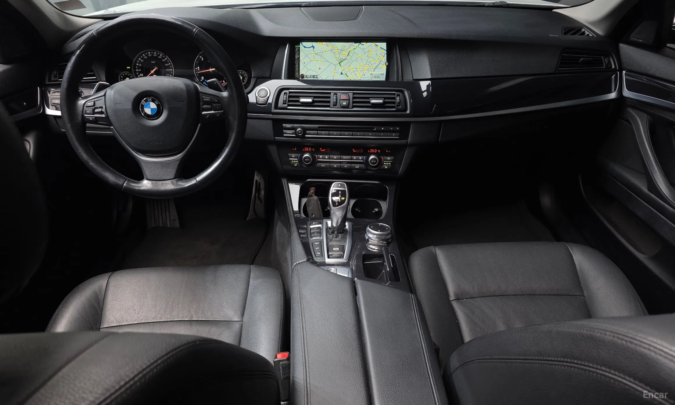 BMW 5 Series (F10) превью 7