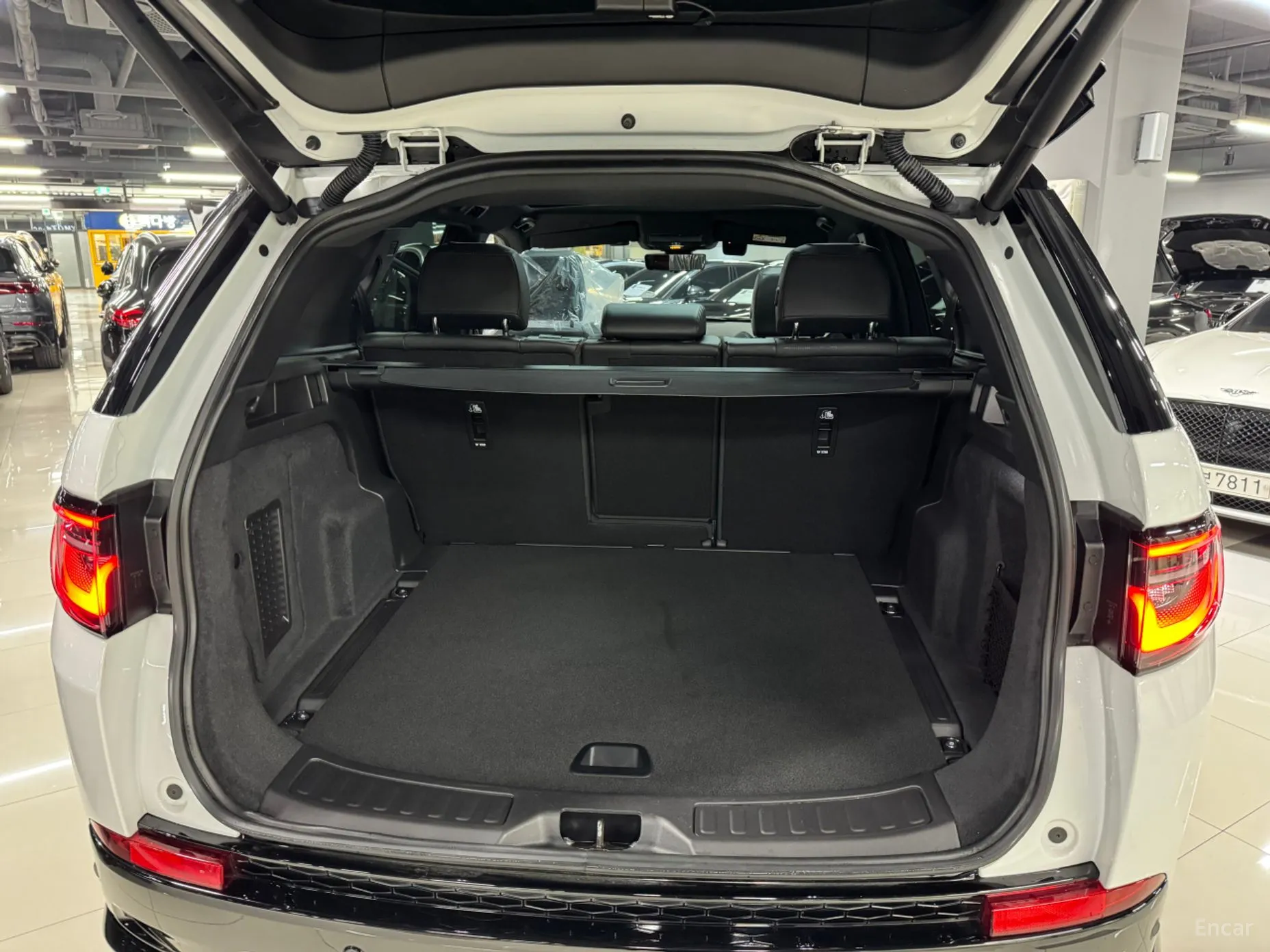 Land Rover Discovery Sports превью 14