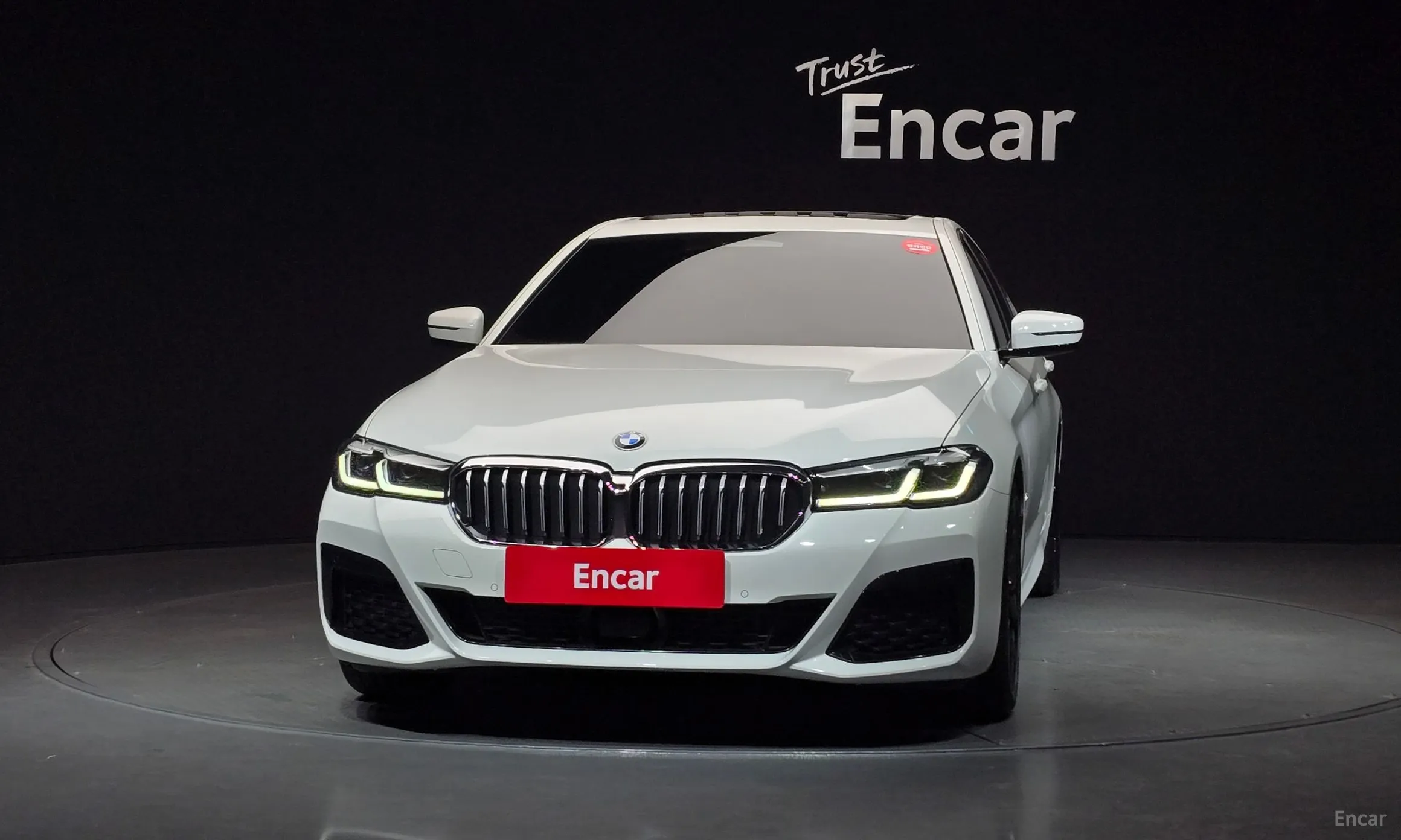 BMW 5 Series (G30) превью 3