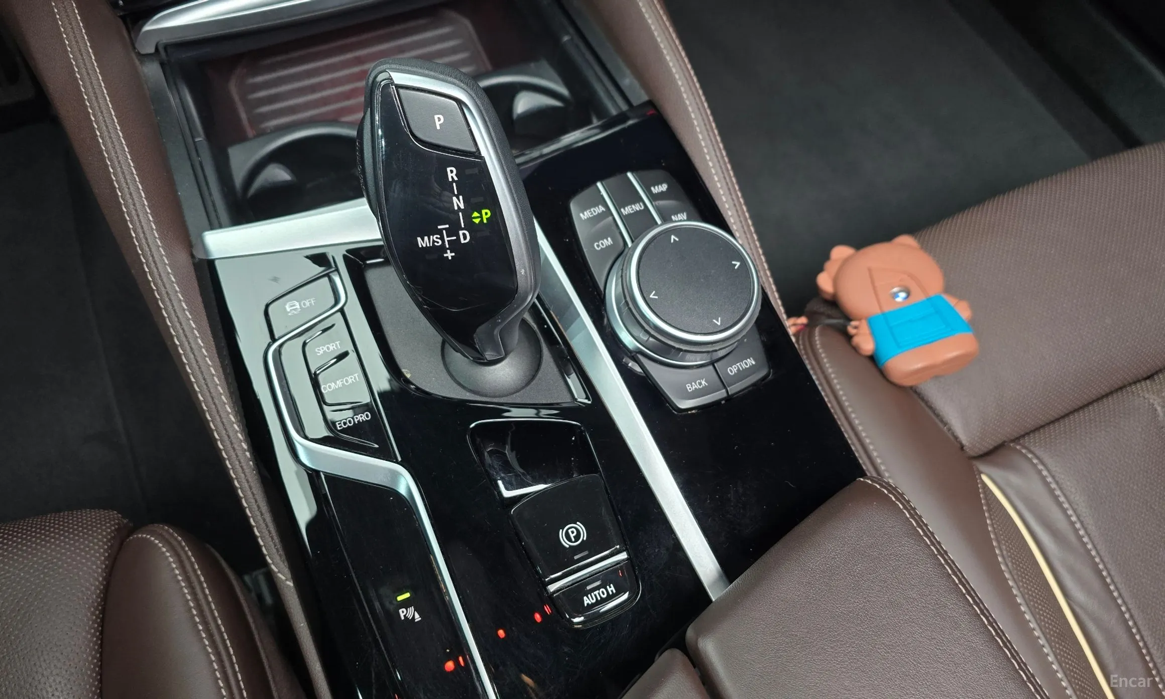 BMW 5 Series (G30) превью 9