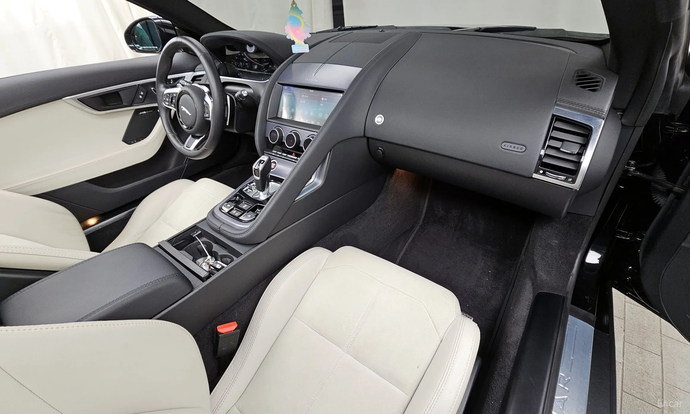 Jaguar F-TYPE превью 7