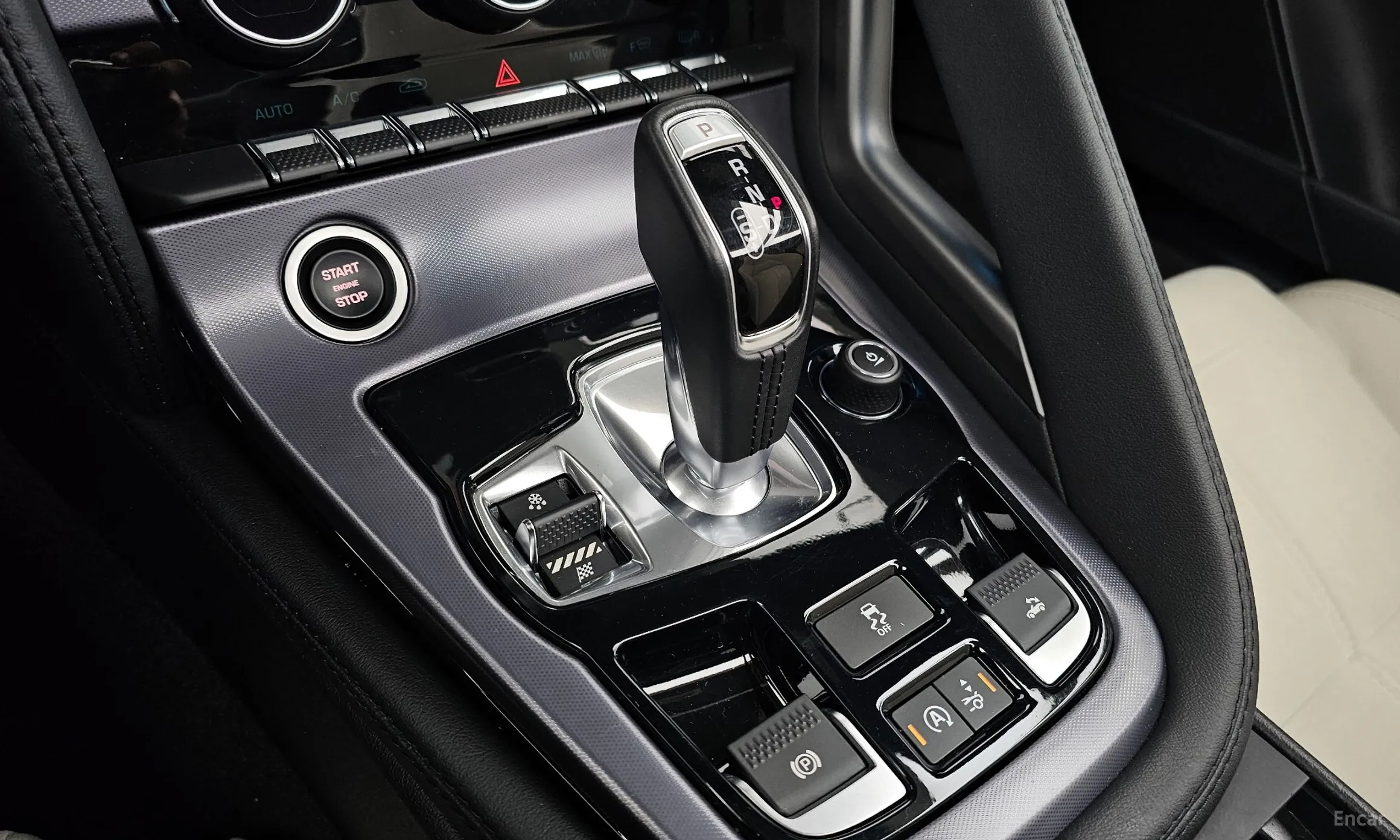 Jaguar F-TYPE превью 9