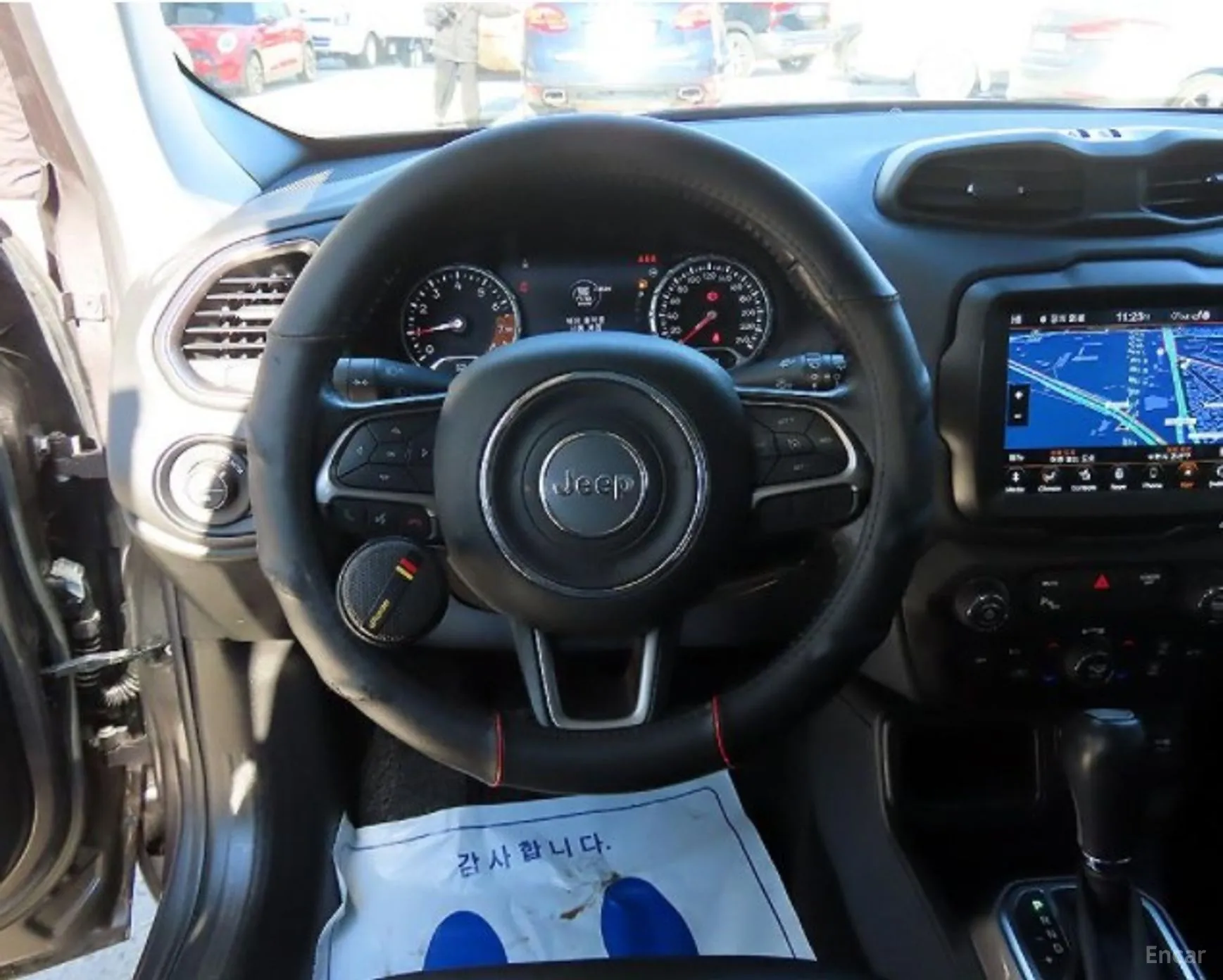 Jeep Renegade превью 10