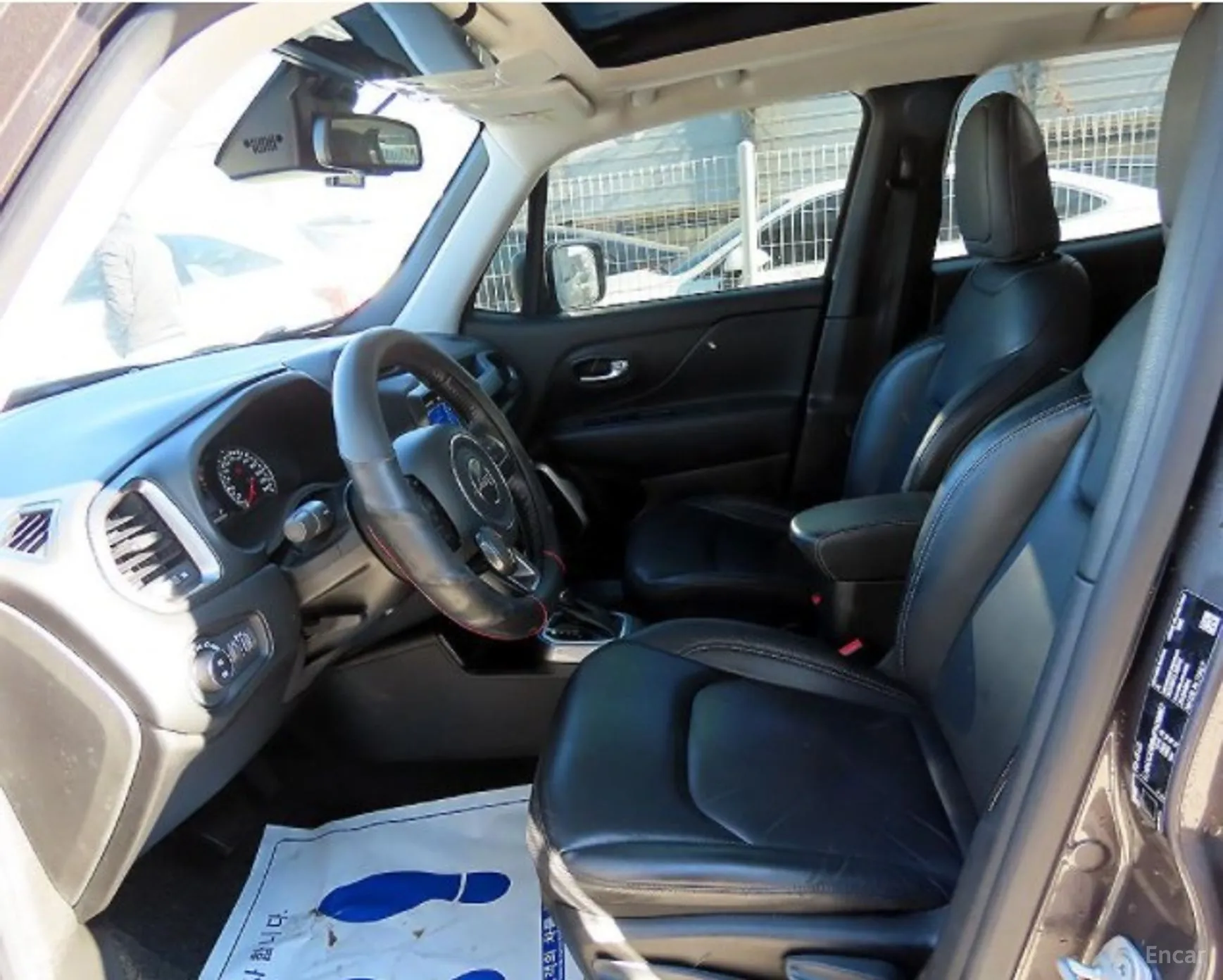 Jeep Renegade превью 11