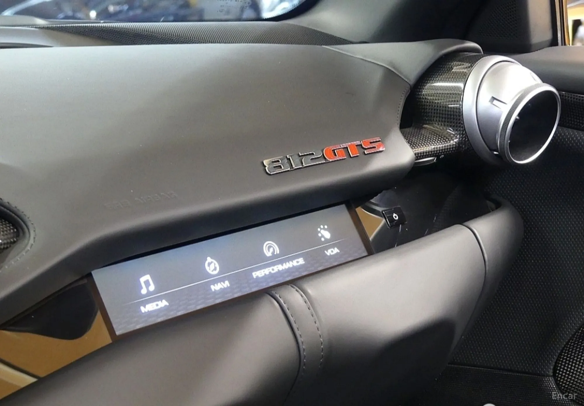 Ferrari 812 GTS превью 17