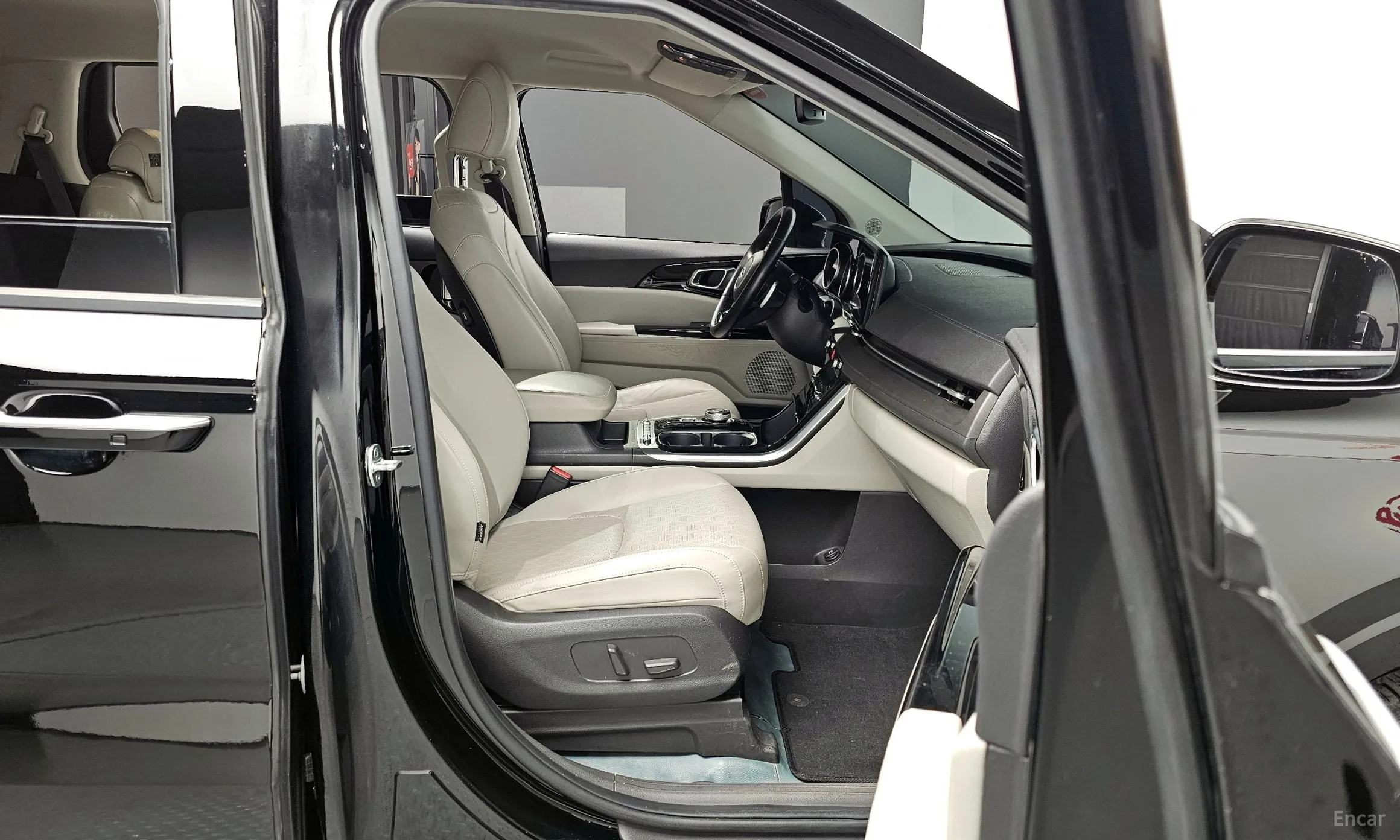 Kia Carnival Gen 4 превью 11