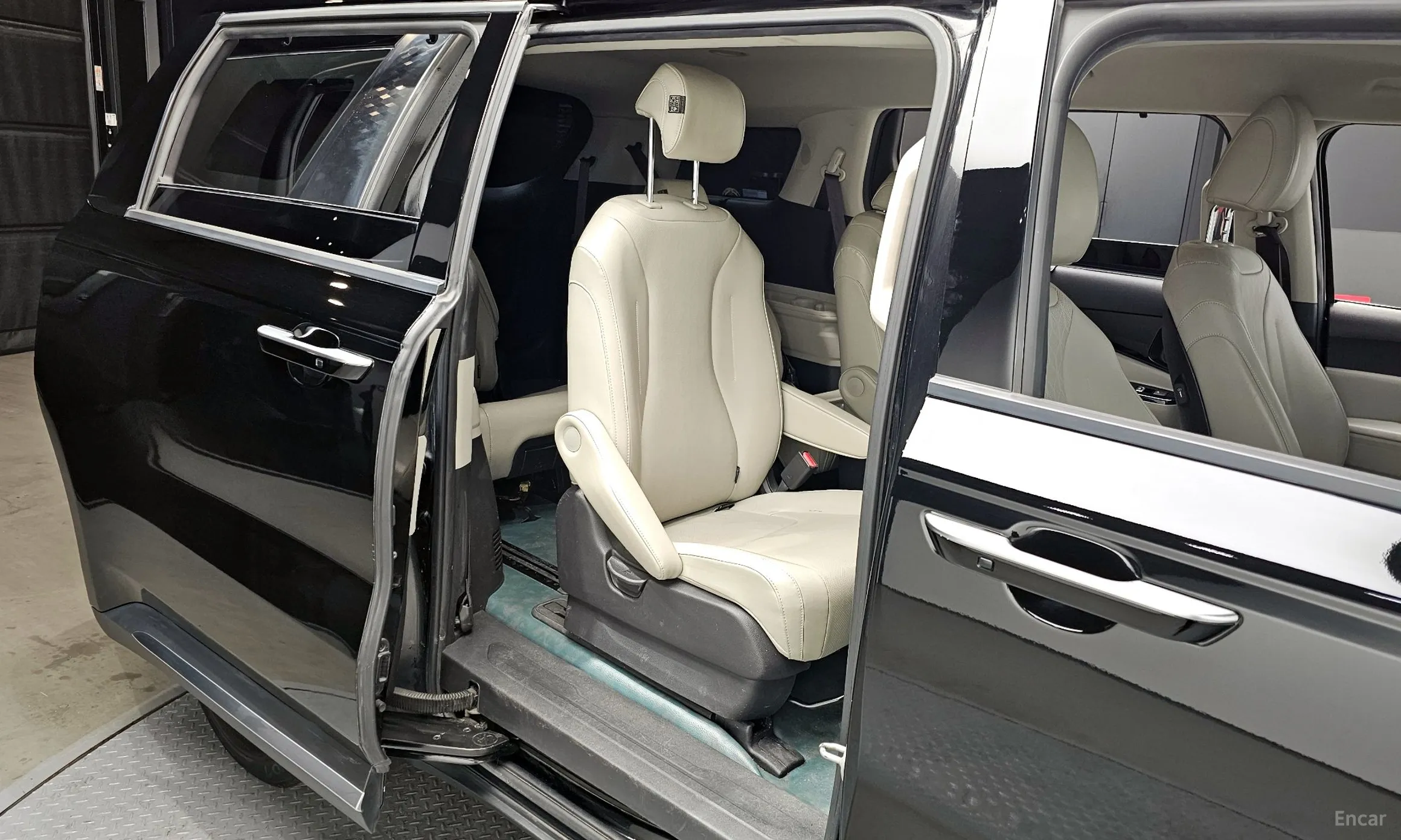 Kia Carnival Gen 4 превью 12
