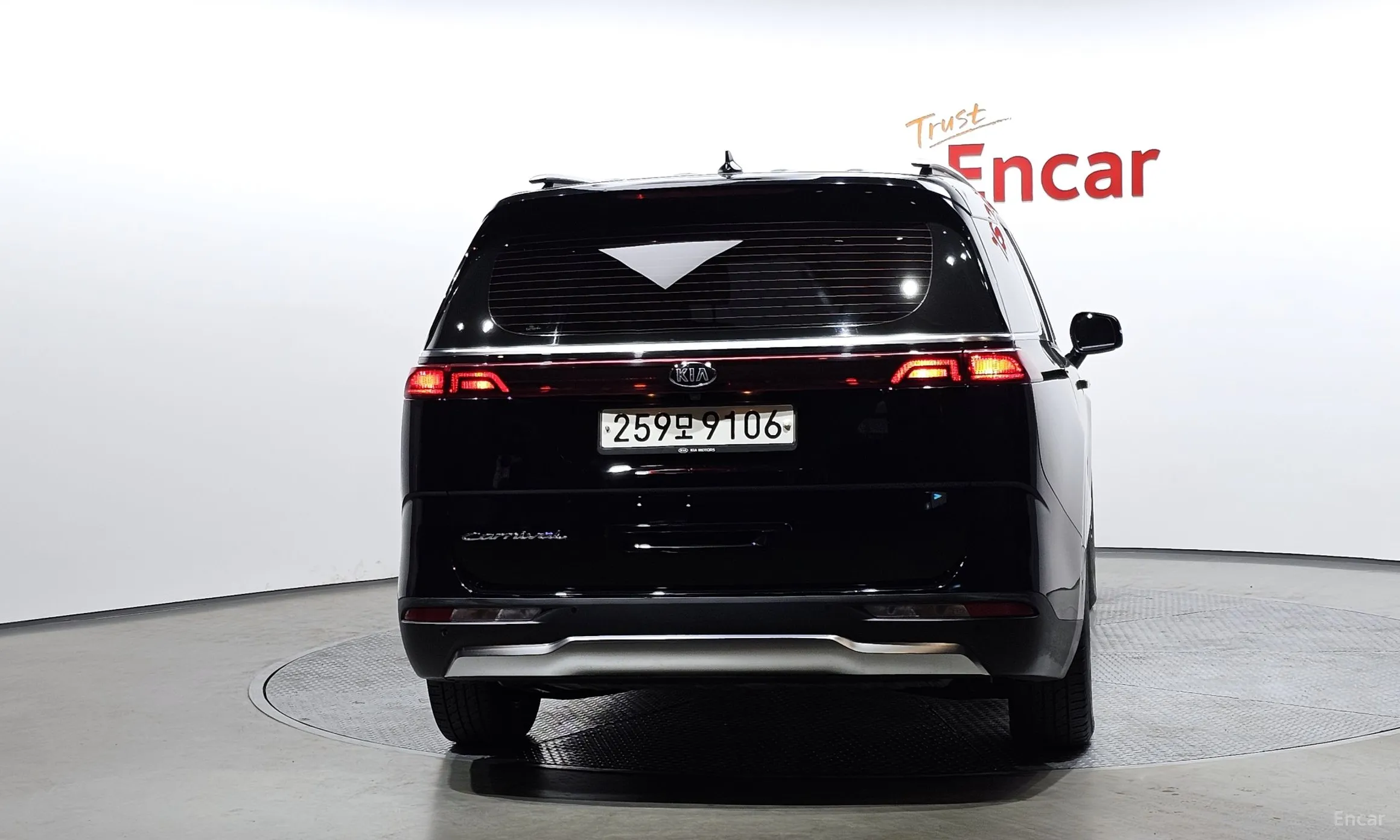 Kia Carnival Gen 4 превью 4