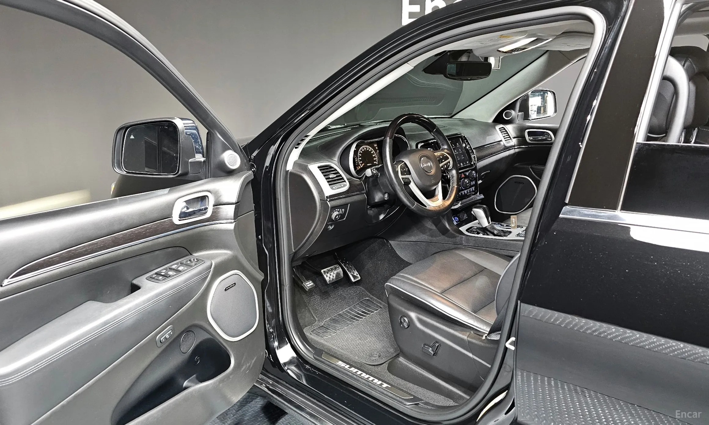 Jeep Grand Cherokee превью 10