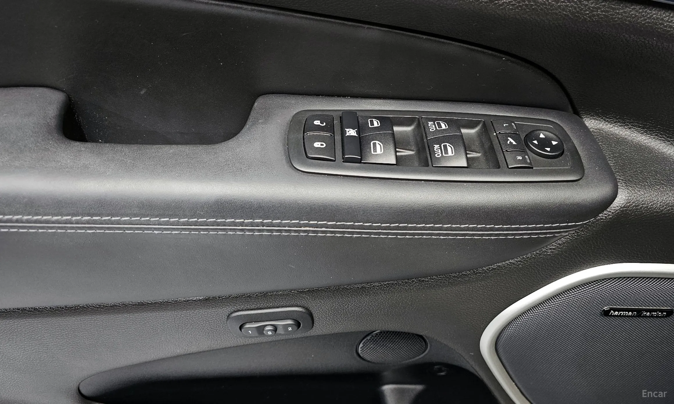 Jeep Grand Cherokee превью 12