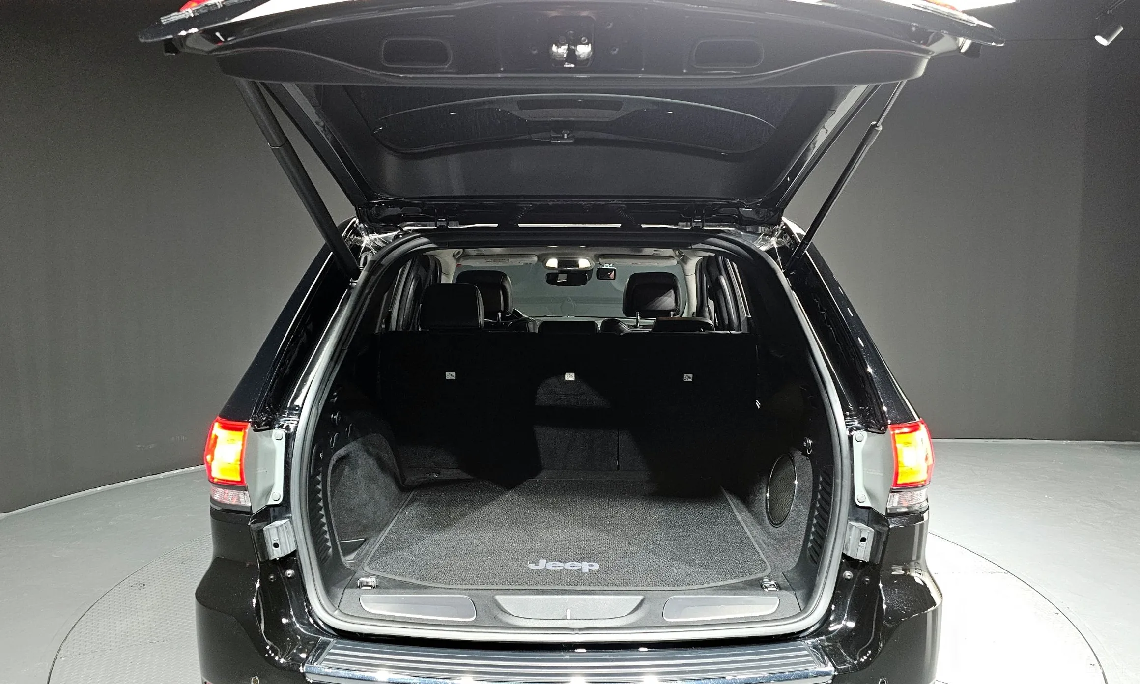 Jeep Grand Cherokee превью 20