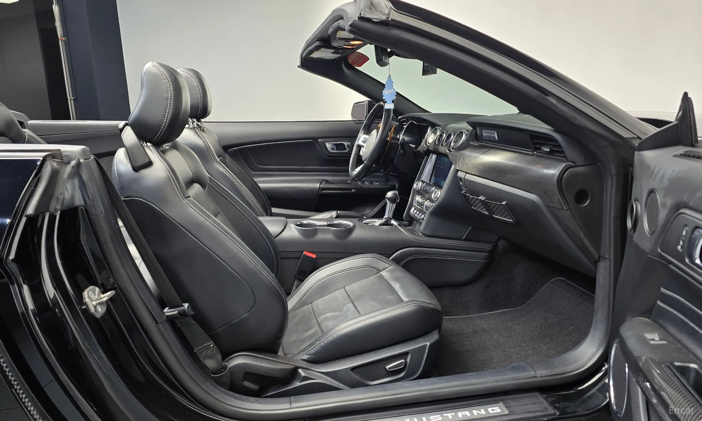 Ford Mustang превью 11
