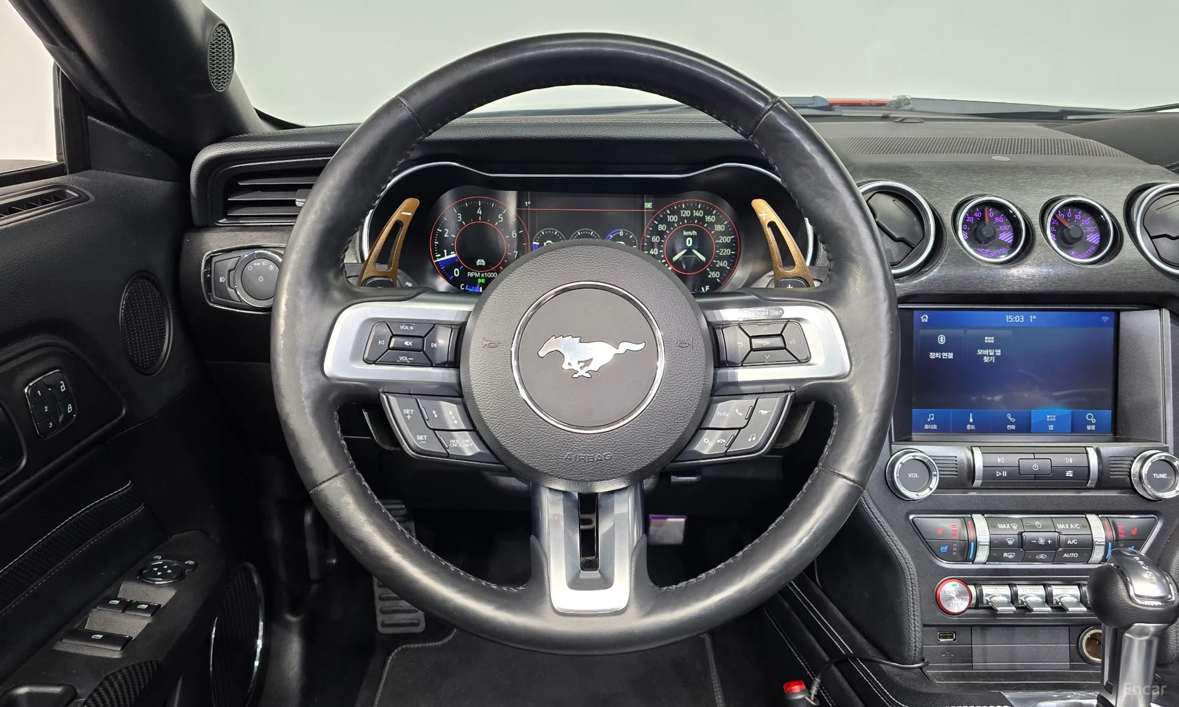 Ford Mustang превью 13
