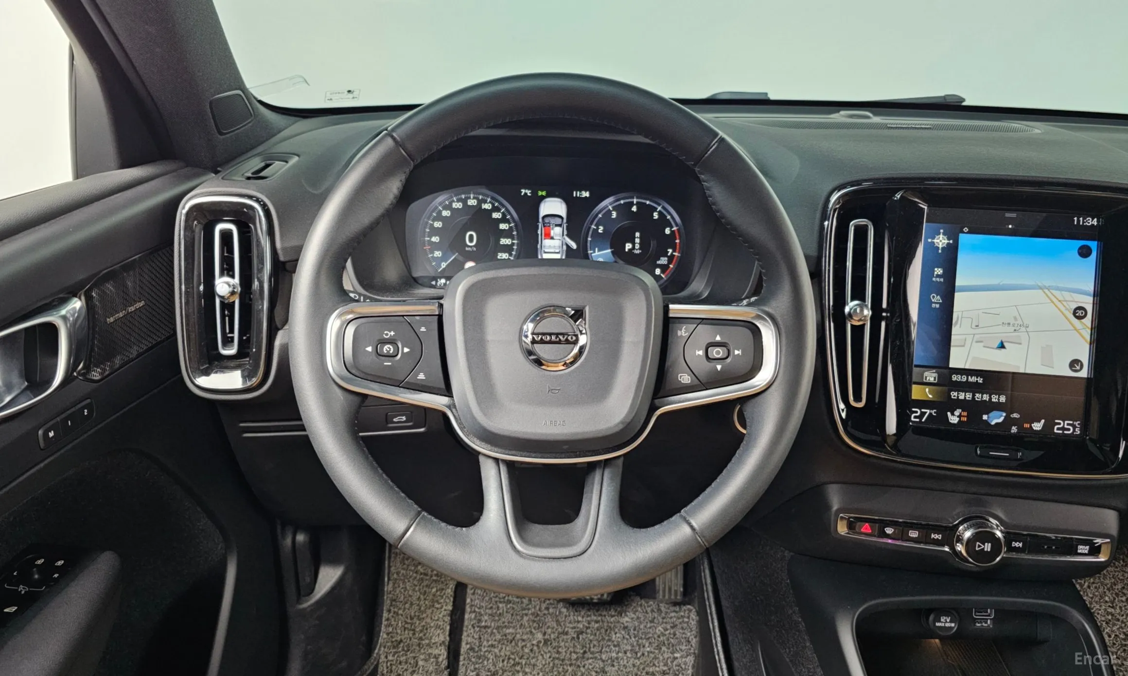 Volvo XC40 превью 13