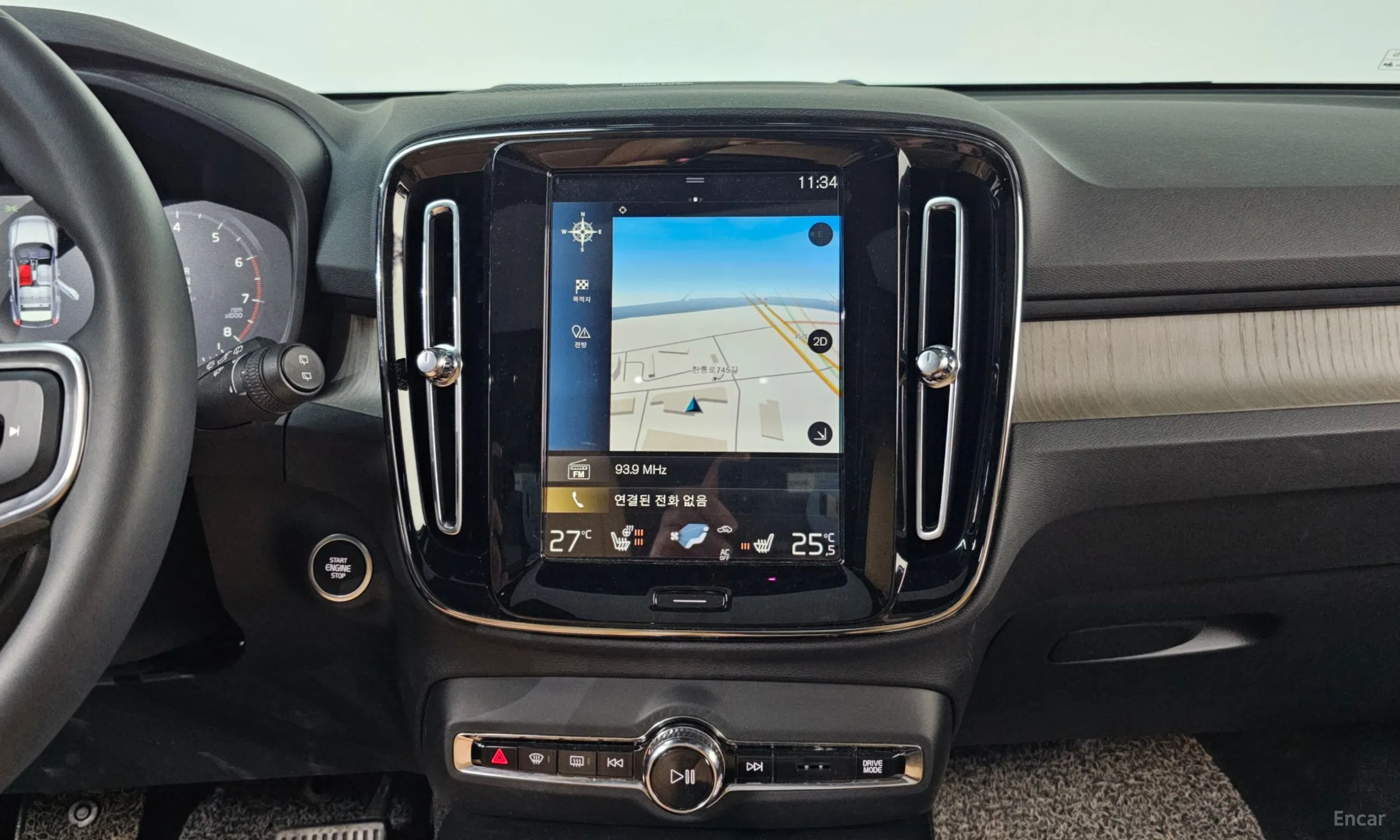 Volvo XC40 превью 14