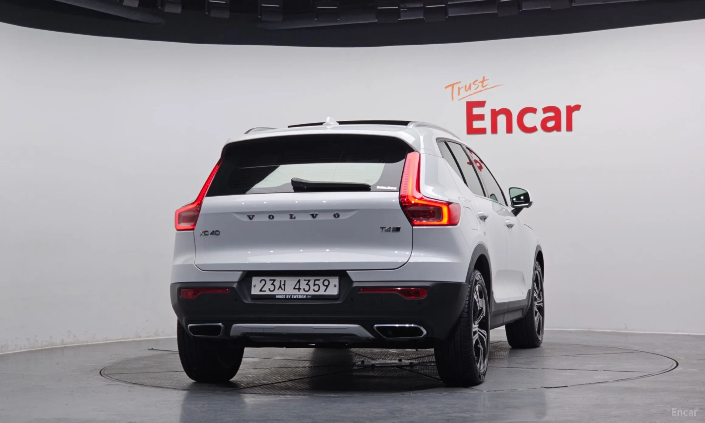 Volvo XC40 превью 4