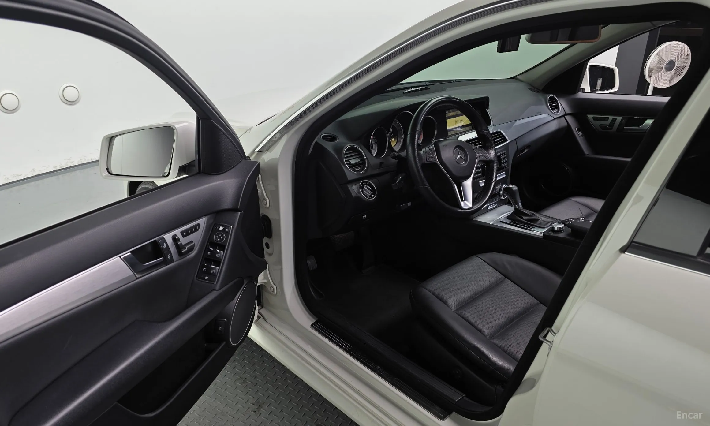 Mercedes Benz C-Class W204 превью 11