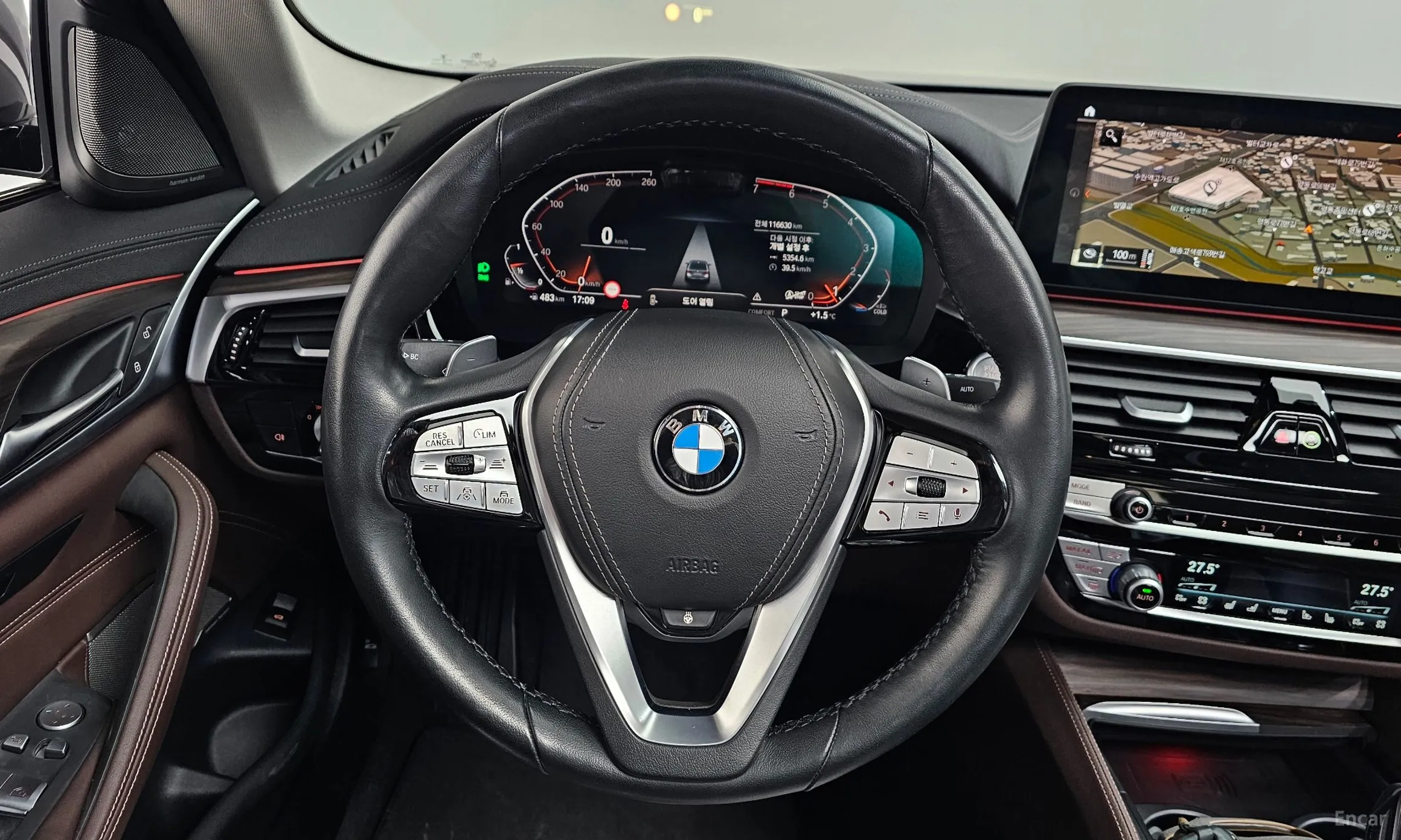 BMW 5 Series (G30) превью 13