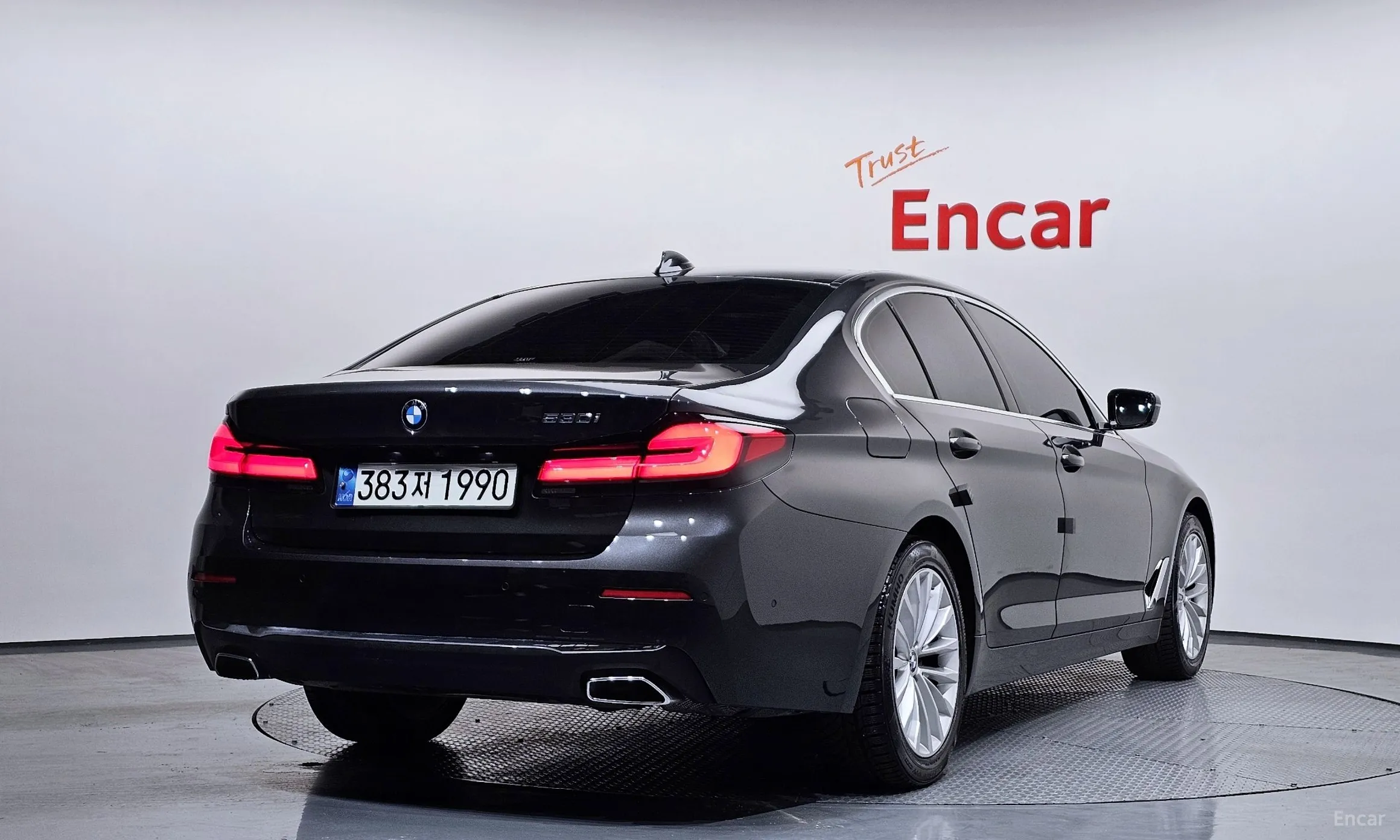 BMW 5 Series (G30) превью 2