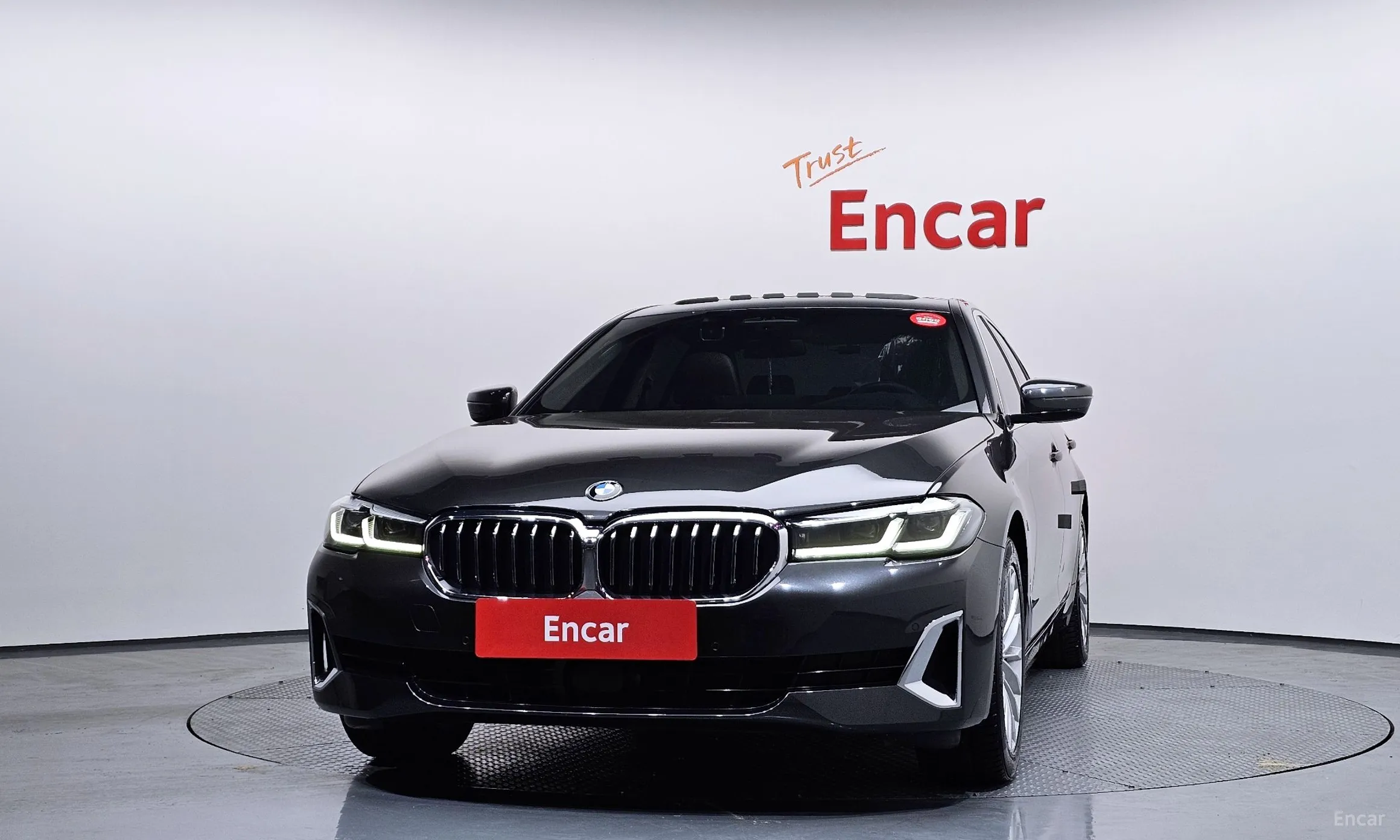 BMW 5 Series (G30) превью 3