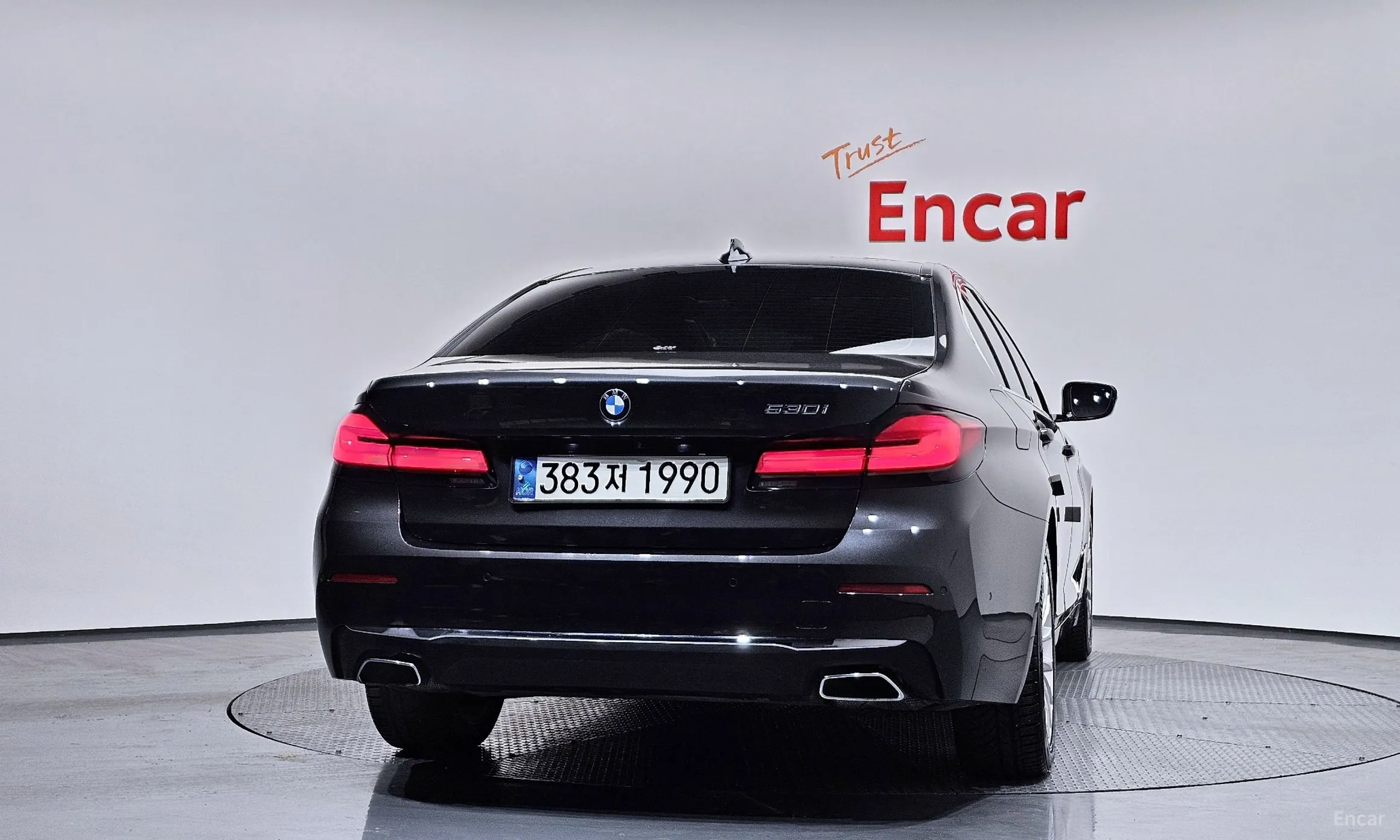 BMW 5 Series (G30) превью 4