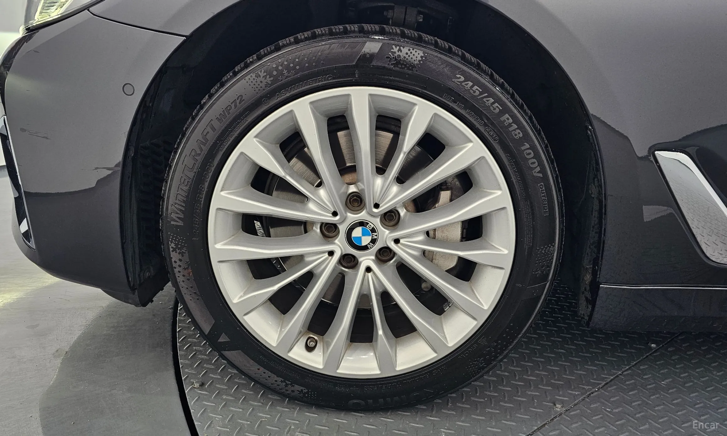 BMW 5 Series (G30) превью 5