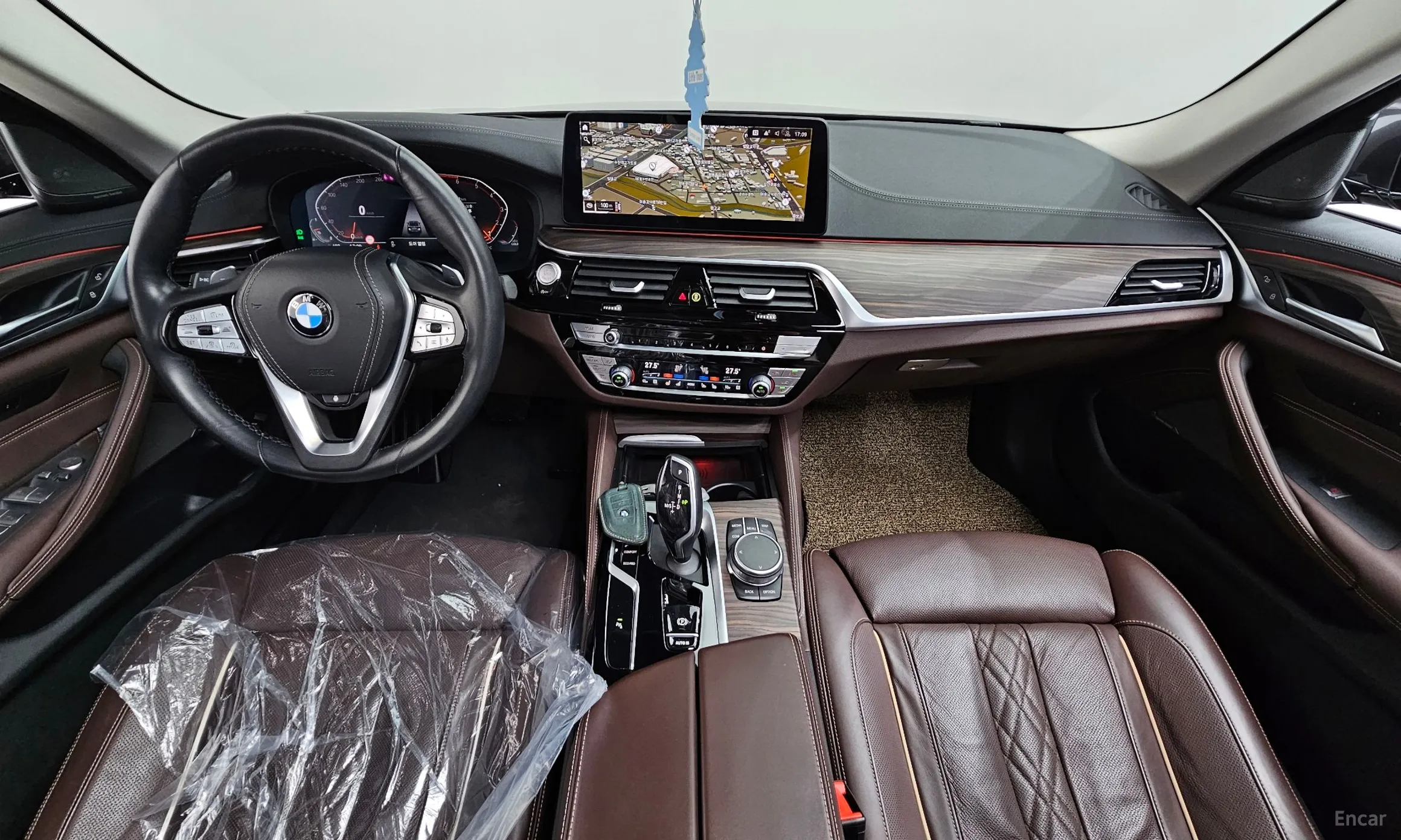 BMW 5 Series (G30) превью 7