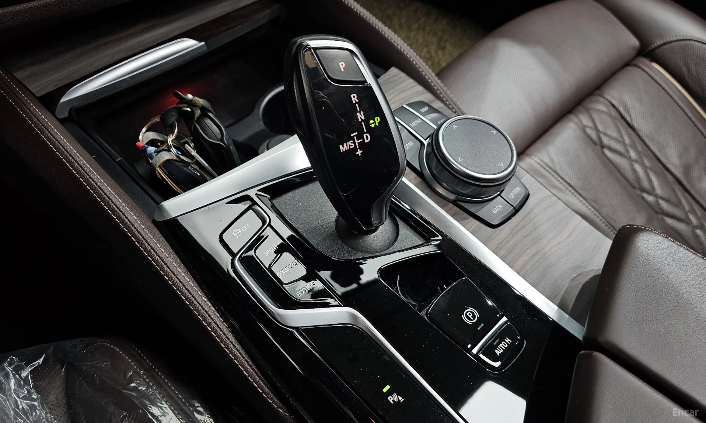 BMW 5 Series (G30) превью 9