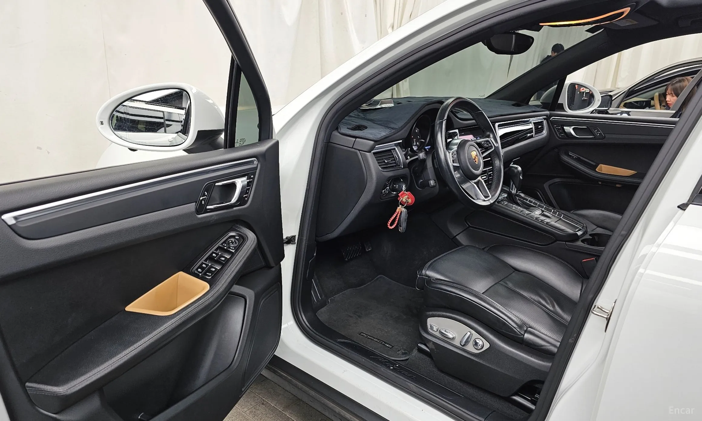 Porsche Macan превью 10