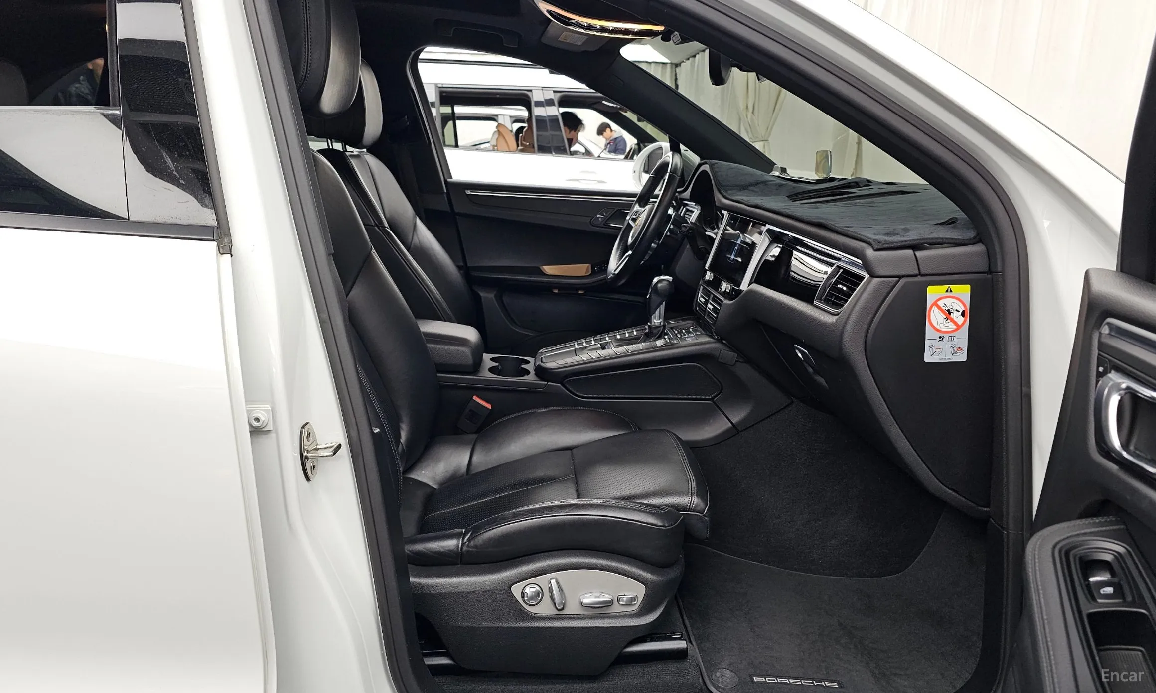 Porsche Macan превью 11