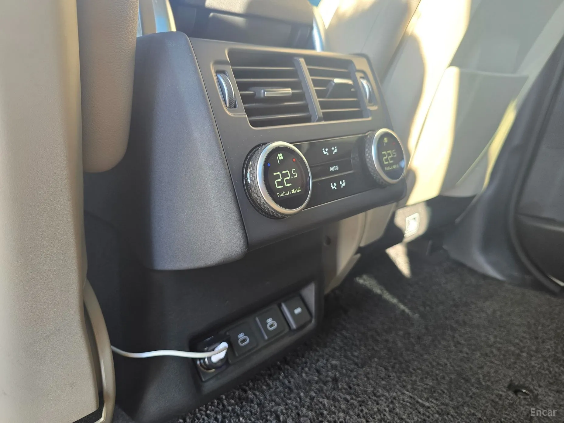 Land Rover Discovery 5 превью 15