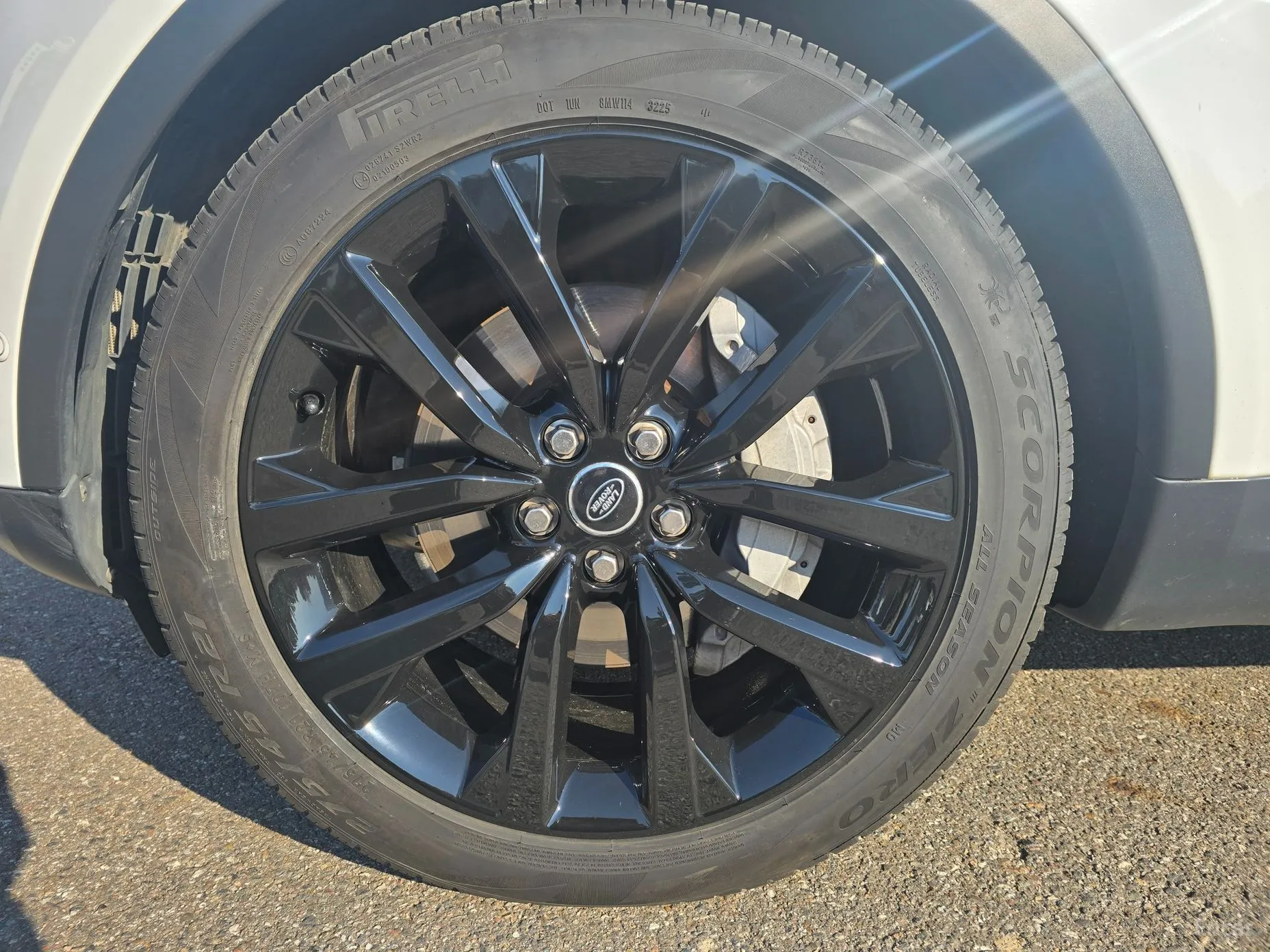 Land Rover Discovery 5 превью 5