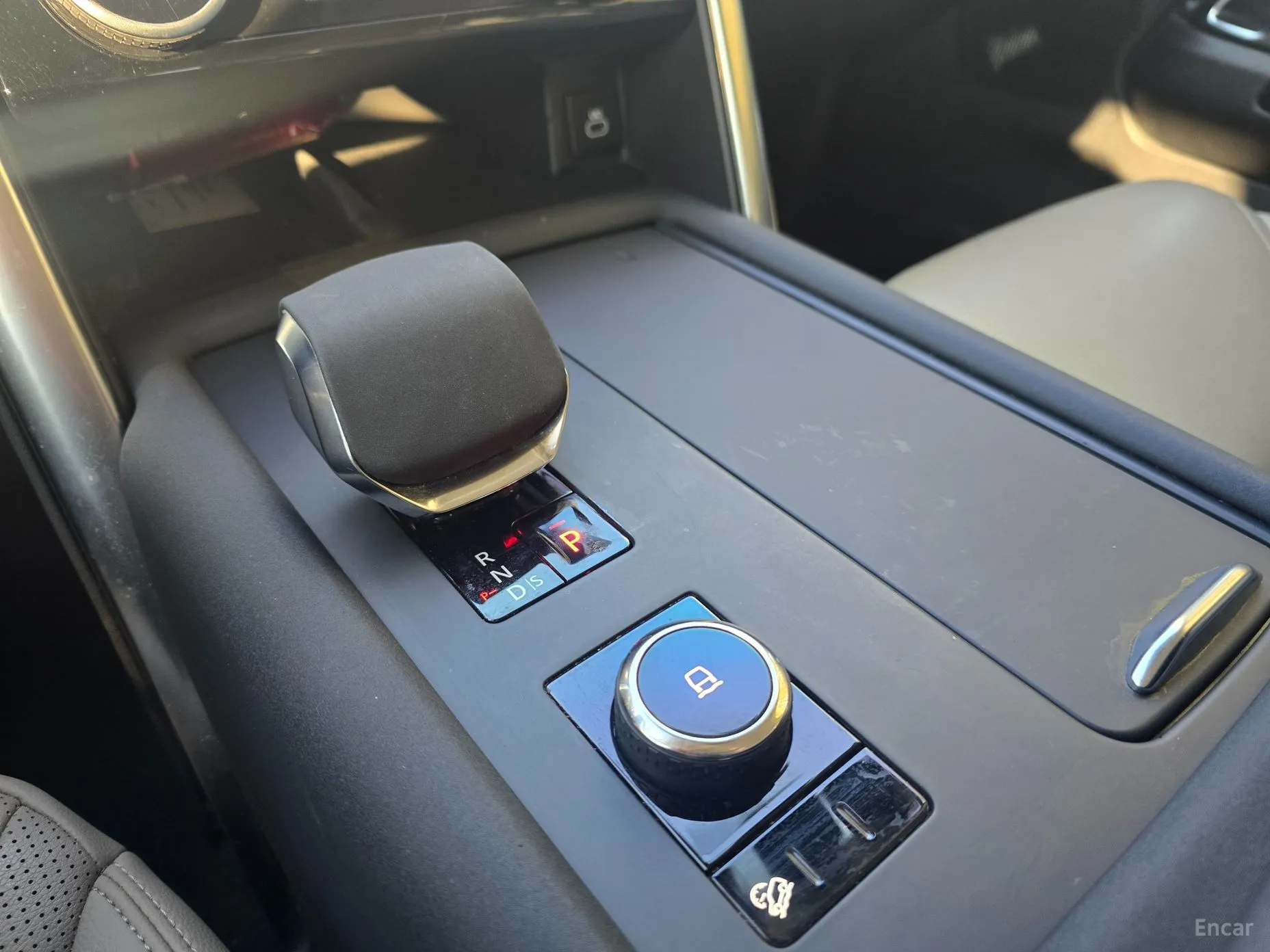 Land Rover Discovery 5 превью 9