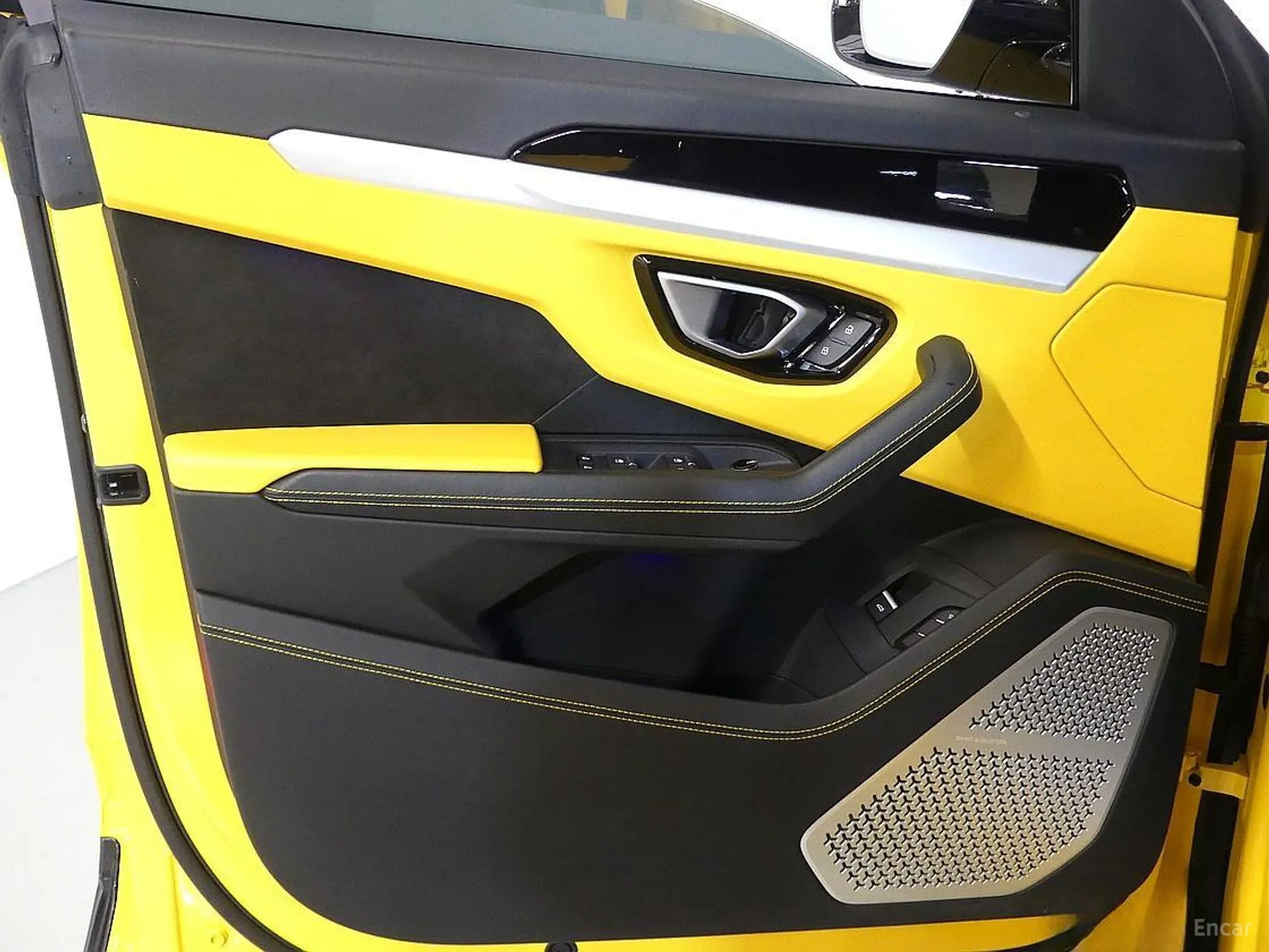 Lamborghini Urus превью 10