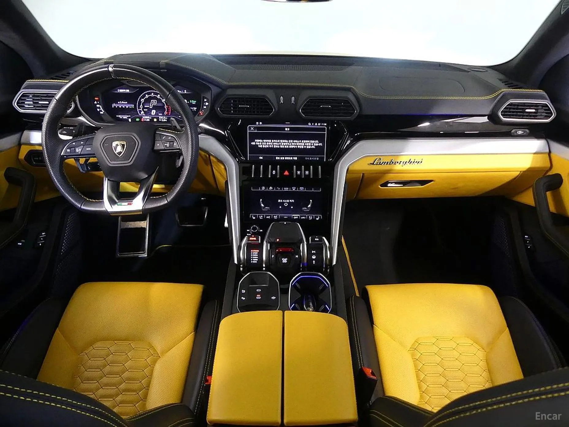 Lamborghini Urus превью 4