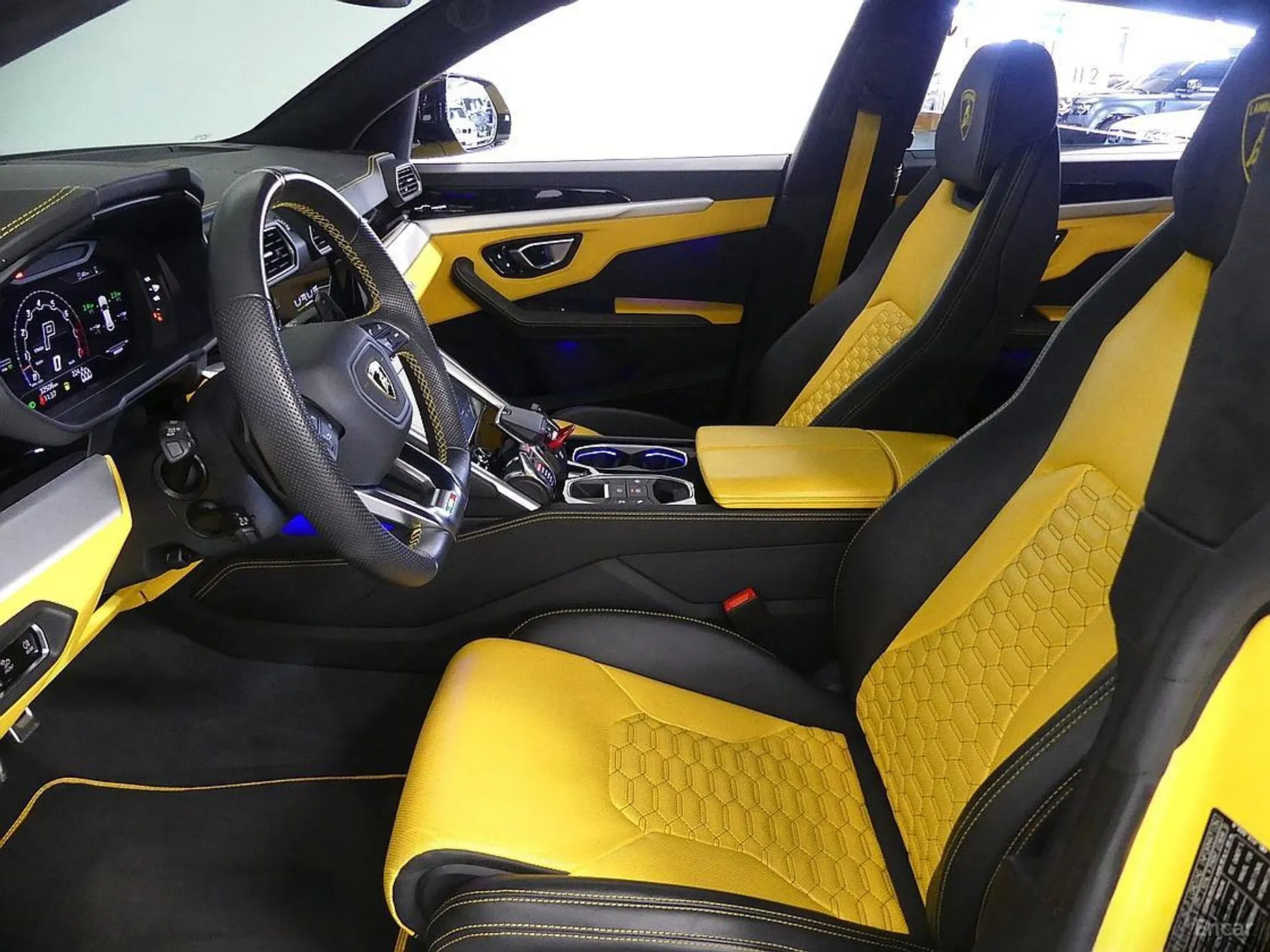 Lamborghini Urus превью 7