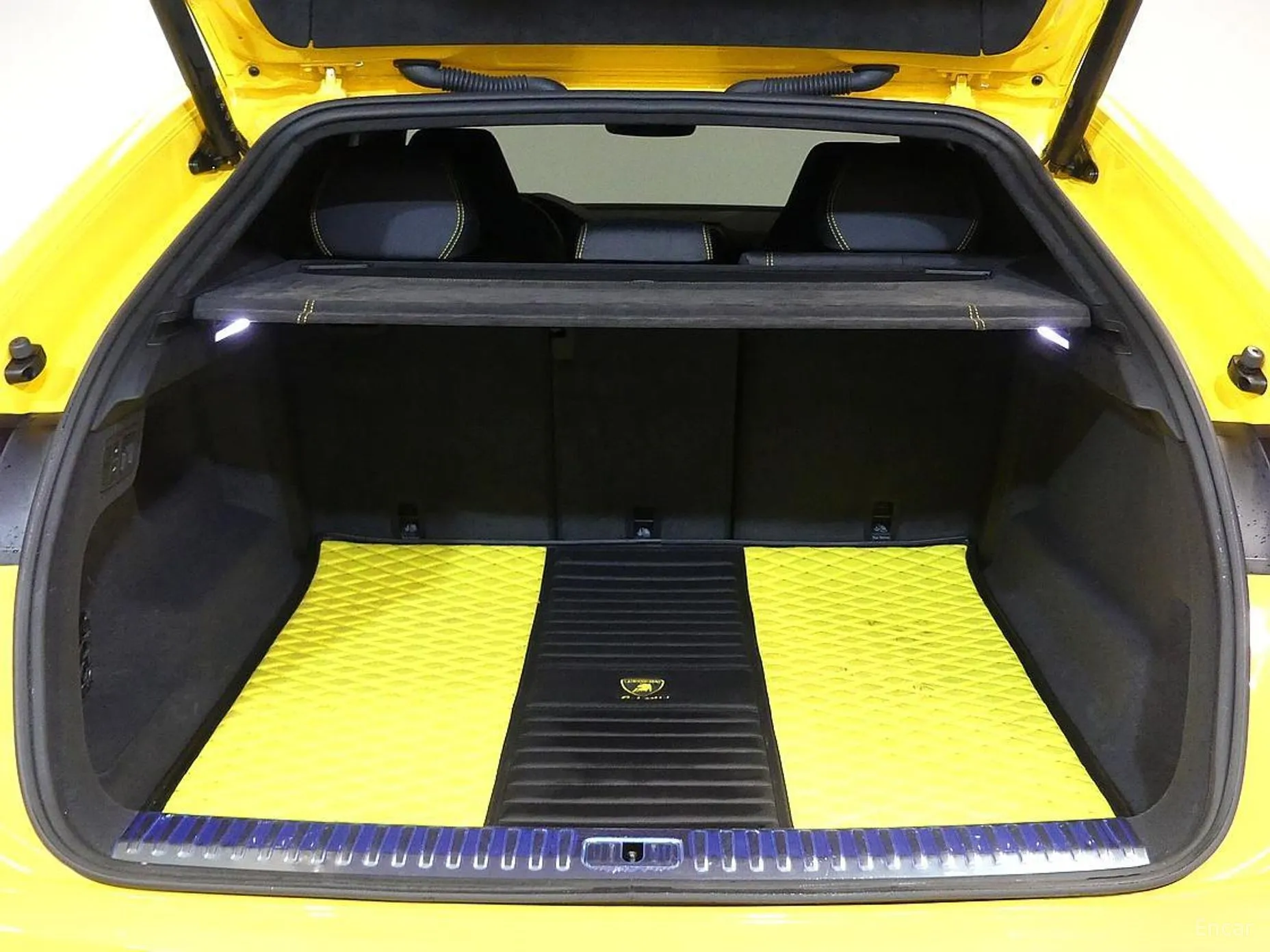 Lamborghini Urus превью 9